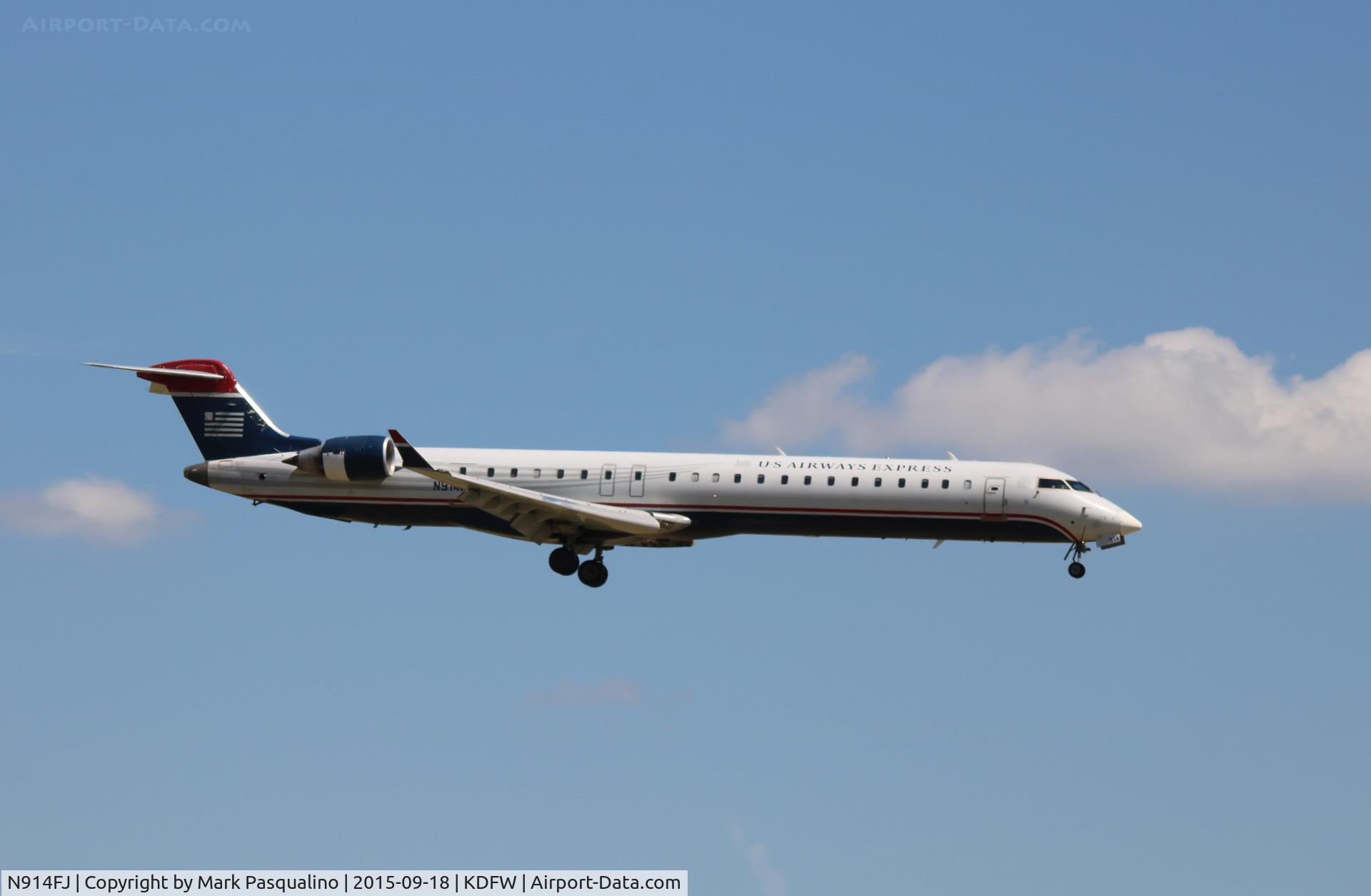 N914FJ, 2004 Bombardier CRJ-900ER (CL-600-2D24) C/N 15014, CL600-2D24