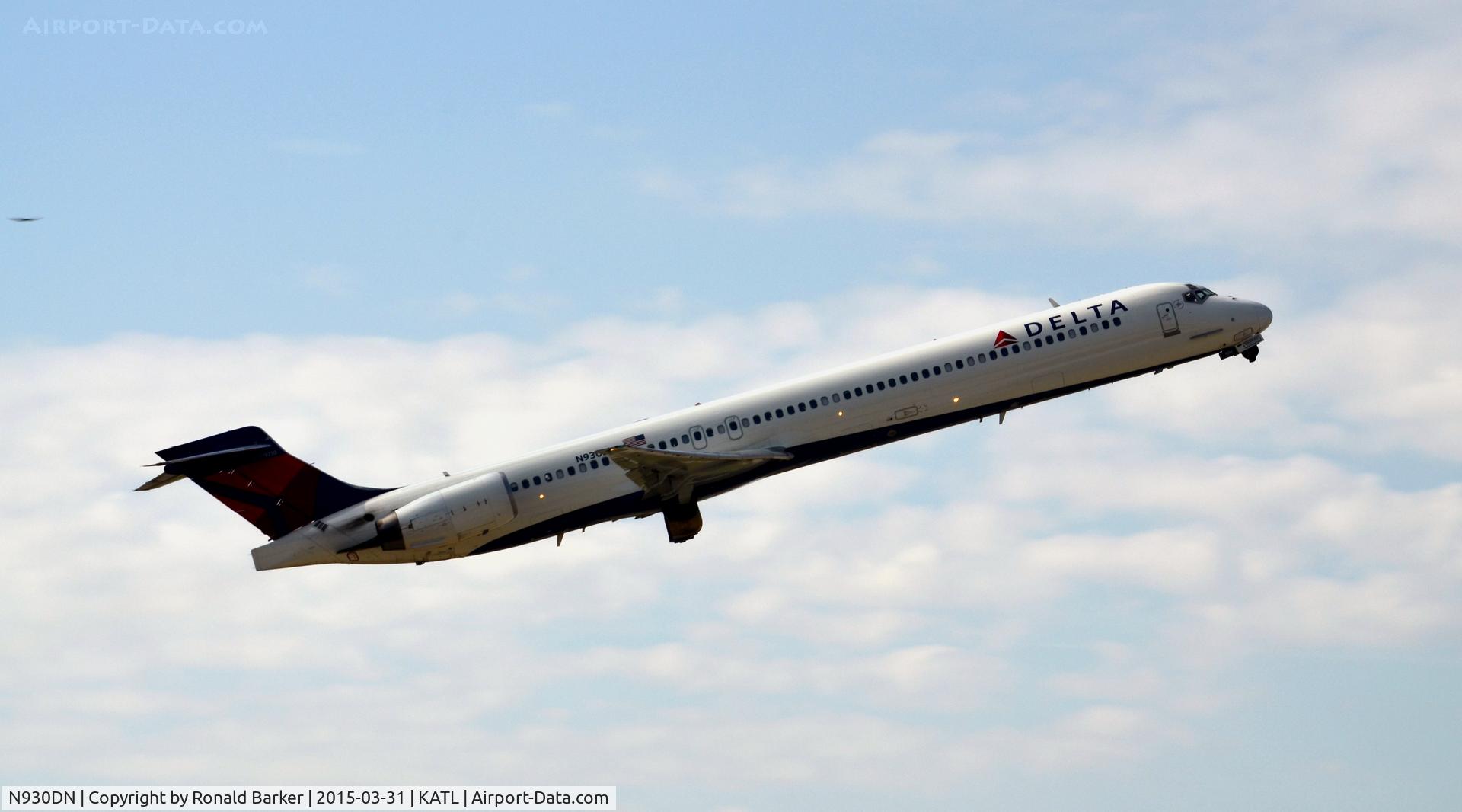 N930DN, 1996 McDonnell Douglas MD-90-30 C/N 53458, Takeoff Atlanta
