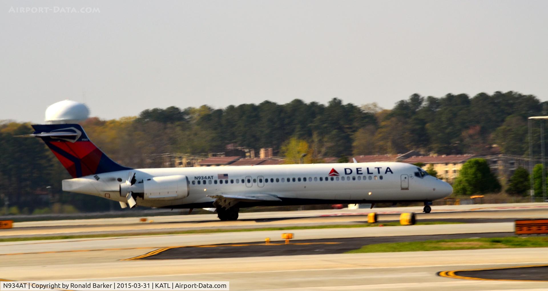 N934AT, 2000 Boeing 717-200 C/N 55070, Landing Atlanta