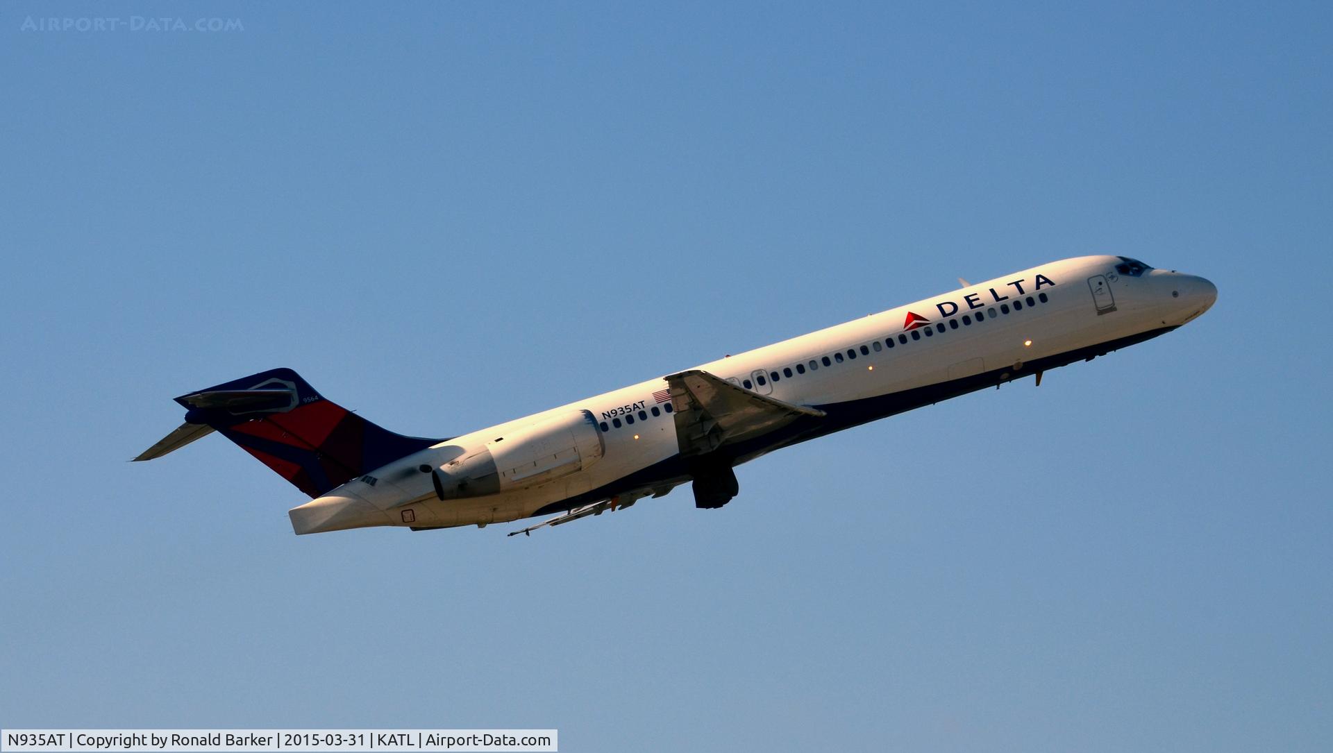 N935AT, 2000 Boeing 717-200 C/N 55069, Takeoff Atlanta