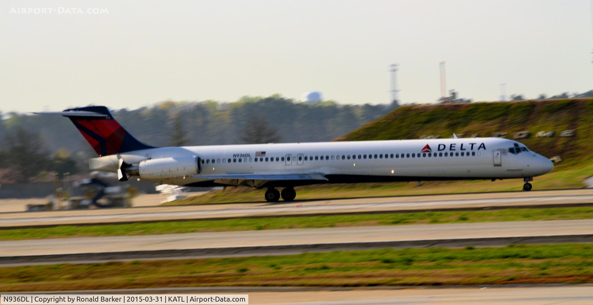 N936DL, 1989 McDonnell Douglas MD-88 C/N 49723, Landing Atlanta