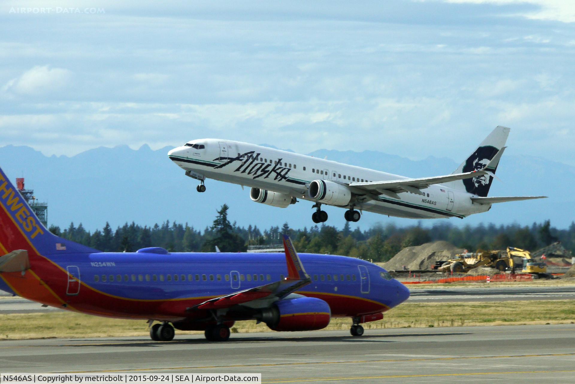 N546AS, 2005 Boeing 737-890 C/N 30022, Take off from SeaTac
