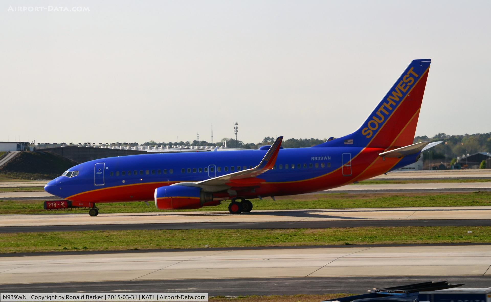 N939WN, 2009 Boeing 737-7H4 C/N 36646, Taxi Atlanta