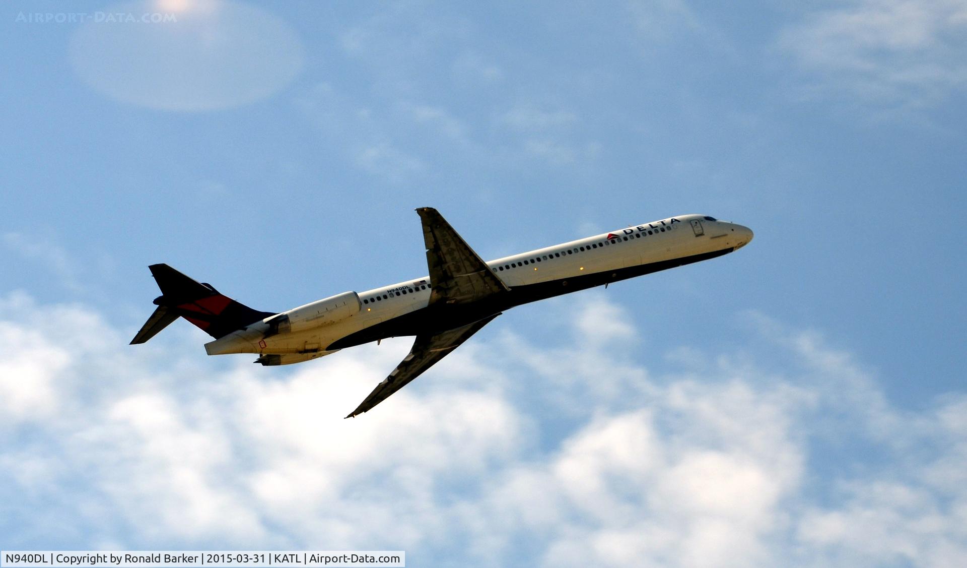 N940DL, 1989 McDonnell Douglas MD-88 C/N 49813, Takeoff Atlanta