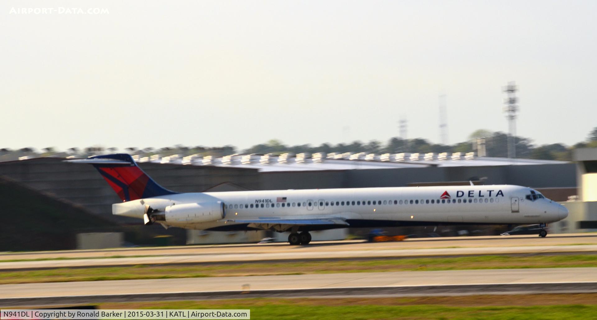 N941DL, 1989 McDonnell Douglas MD-88 C/N 49814, Landing Atlanta