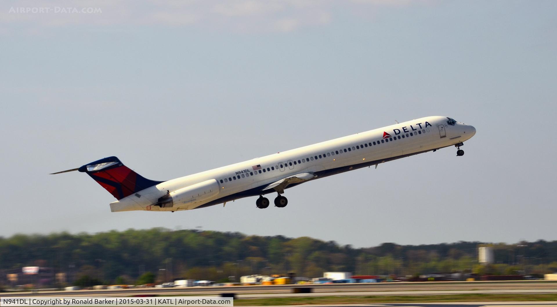 N941DL, 1989 McDonnell Douglas MD-88 C/N 49814, Takeoff Atlanta