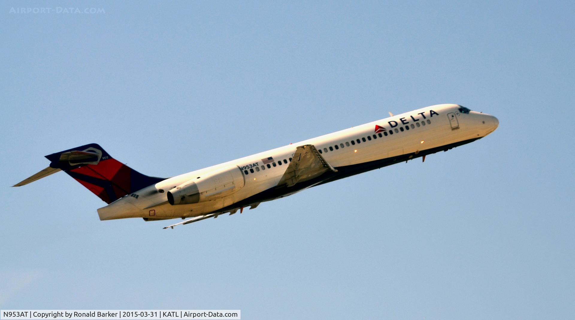 N953AT, 2000 Boeing 717-200 C/N 55015, Takeoff Atlanta