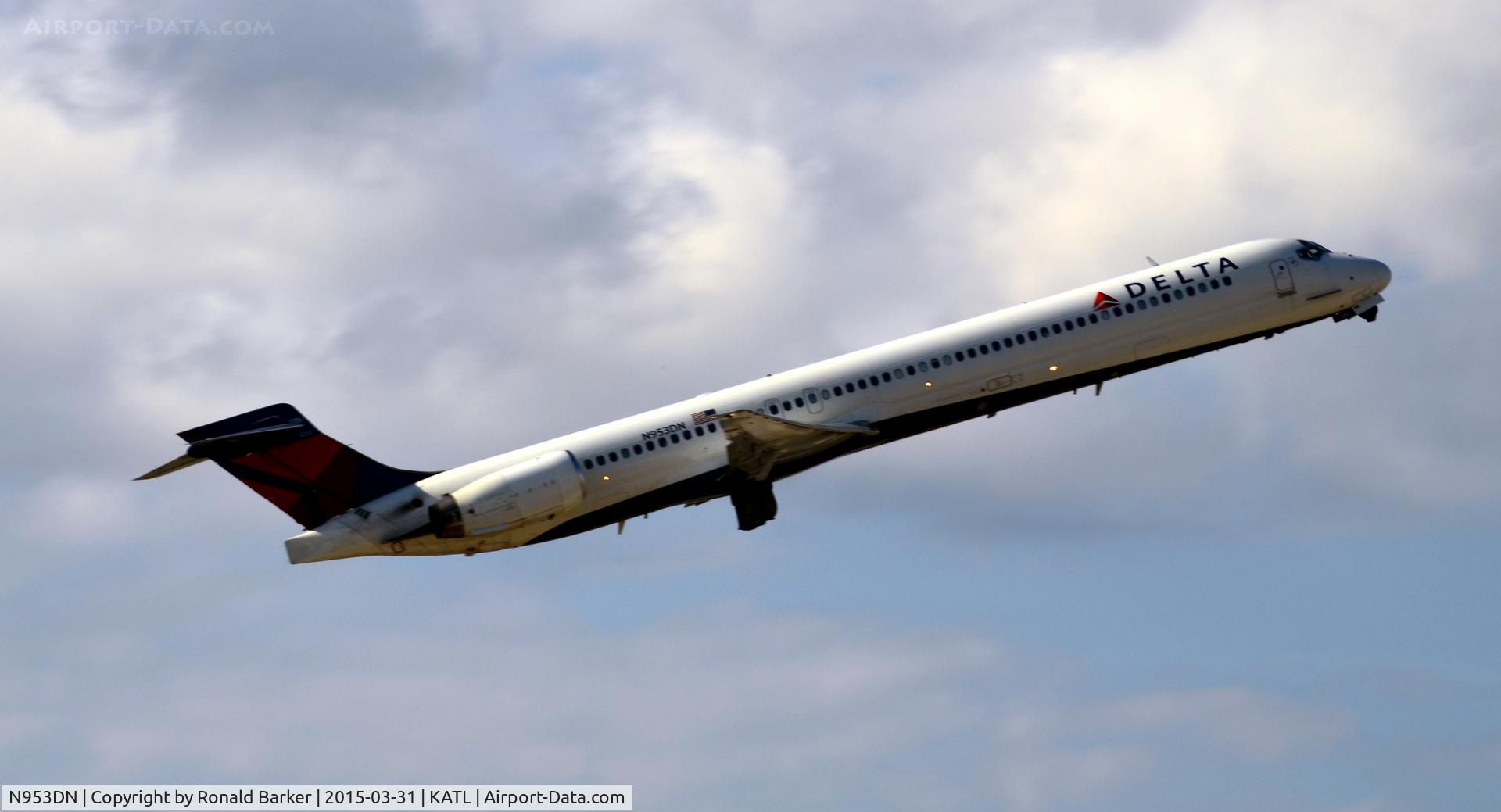 N953DN, 1996 McDonnell Douglas MD-90-30 C/N 53523, Takeoff Atlanta
