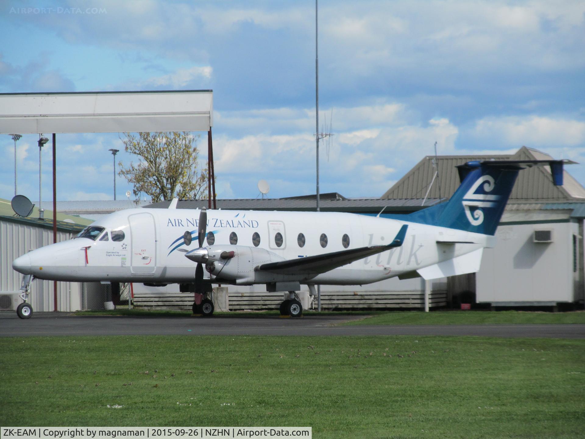 ZK-EAM, 2002 Beech 1900D C/N UE-436, outside eagle airways facility