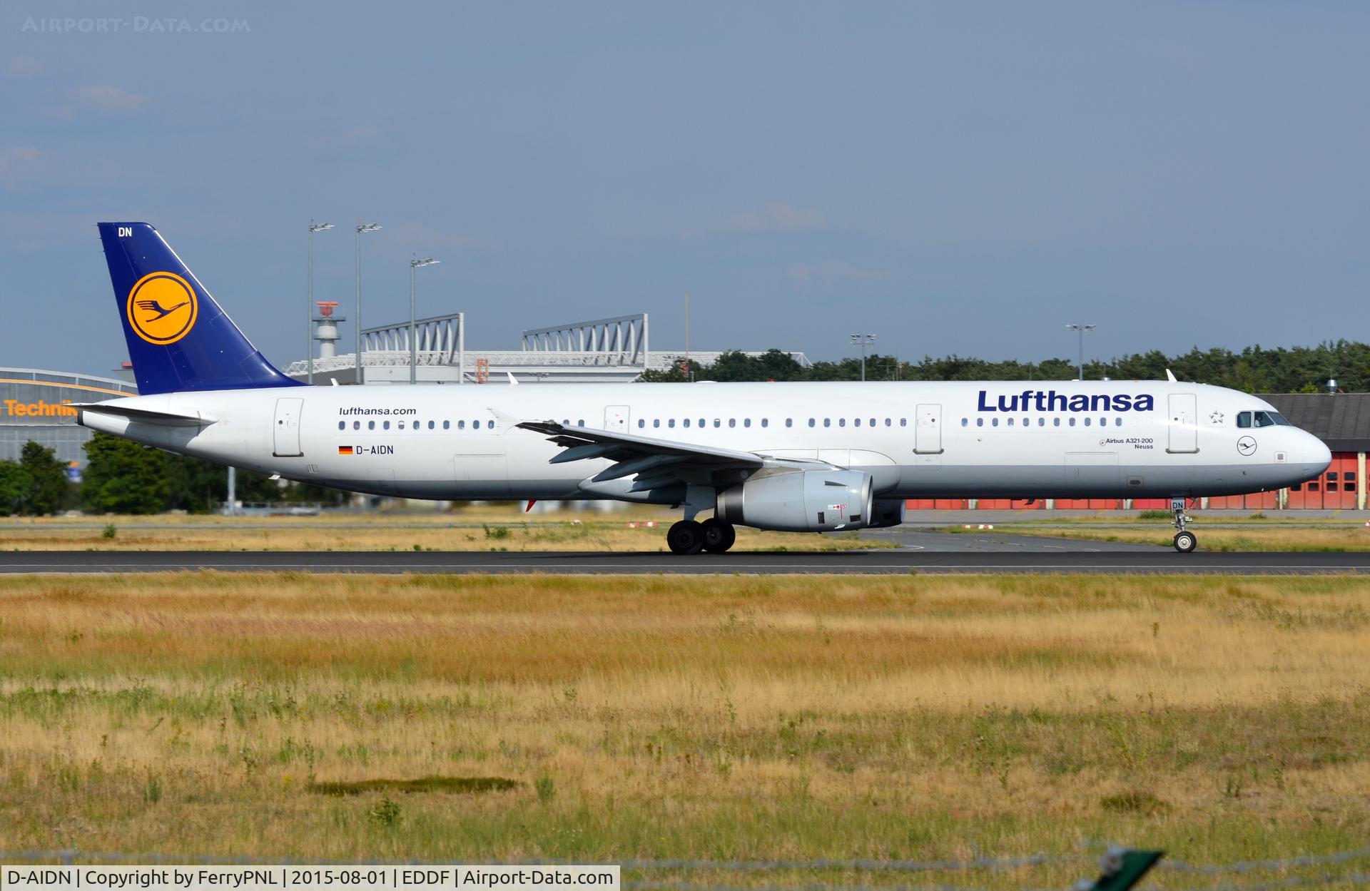 D-AIDN, 2011 Airbus A321-231 C/N 4976, Lufthansa A321 taking-off from FRA