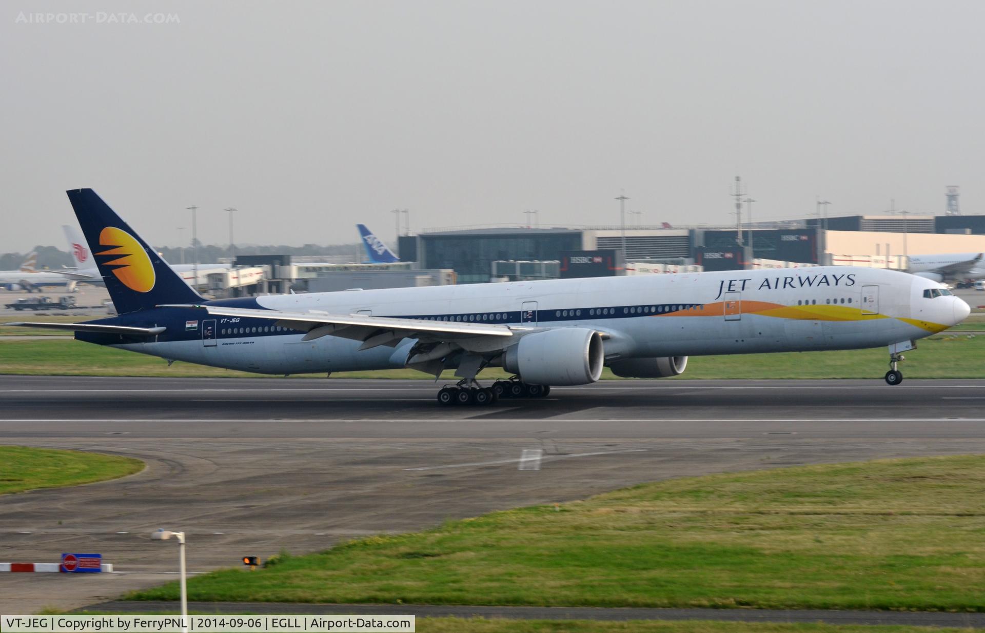 VT-JEG, 2007 Boeing 777-35R/ER C/N 35163, Jet Airways touching-down