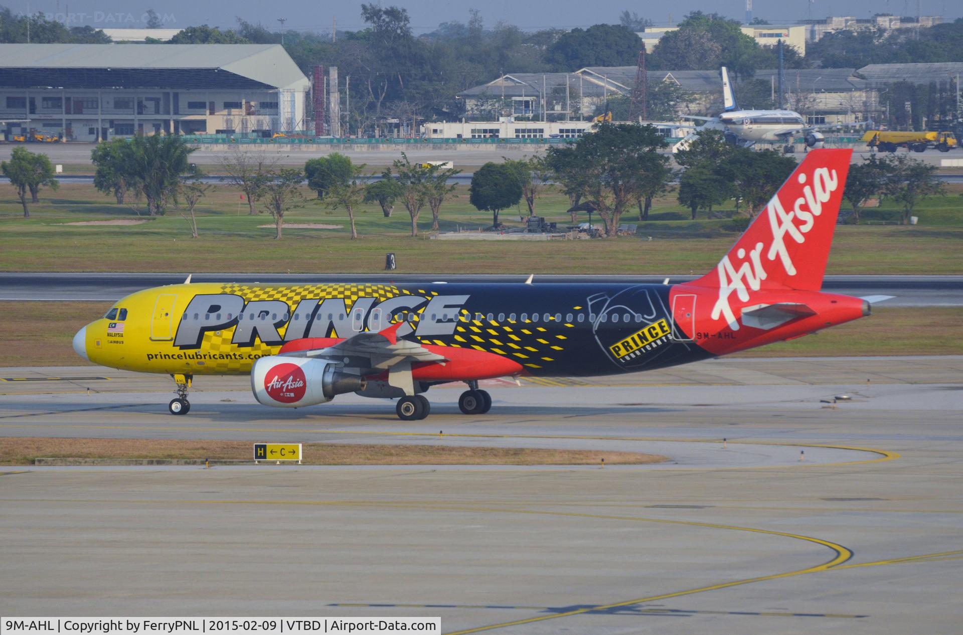 9M-AHL, 2008 Airbus A320-216 C/N 3521, Air Asia flying billboard in DMK.