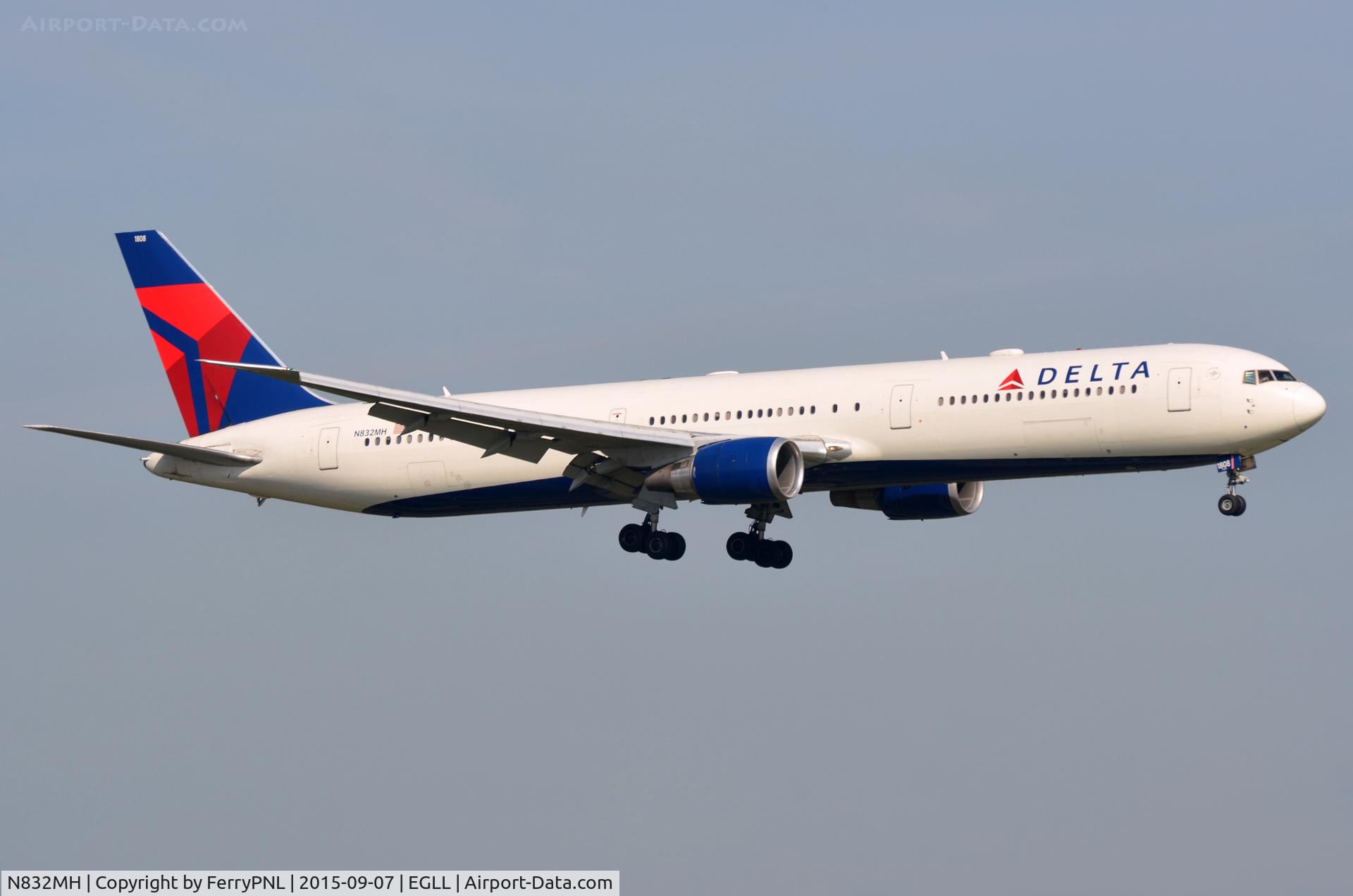N832MH, 2000 Boeing 767-432/ER C/N 29704, Delta B764 on finals