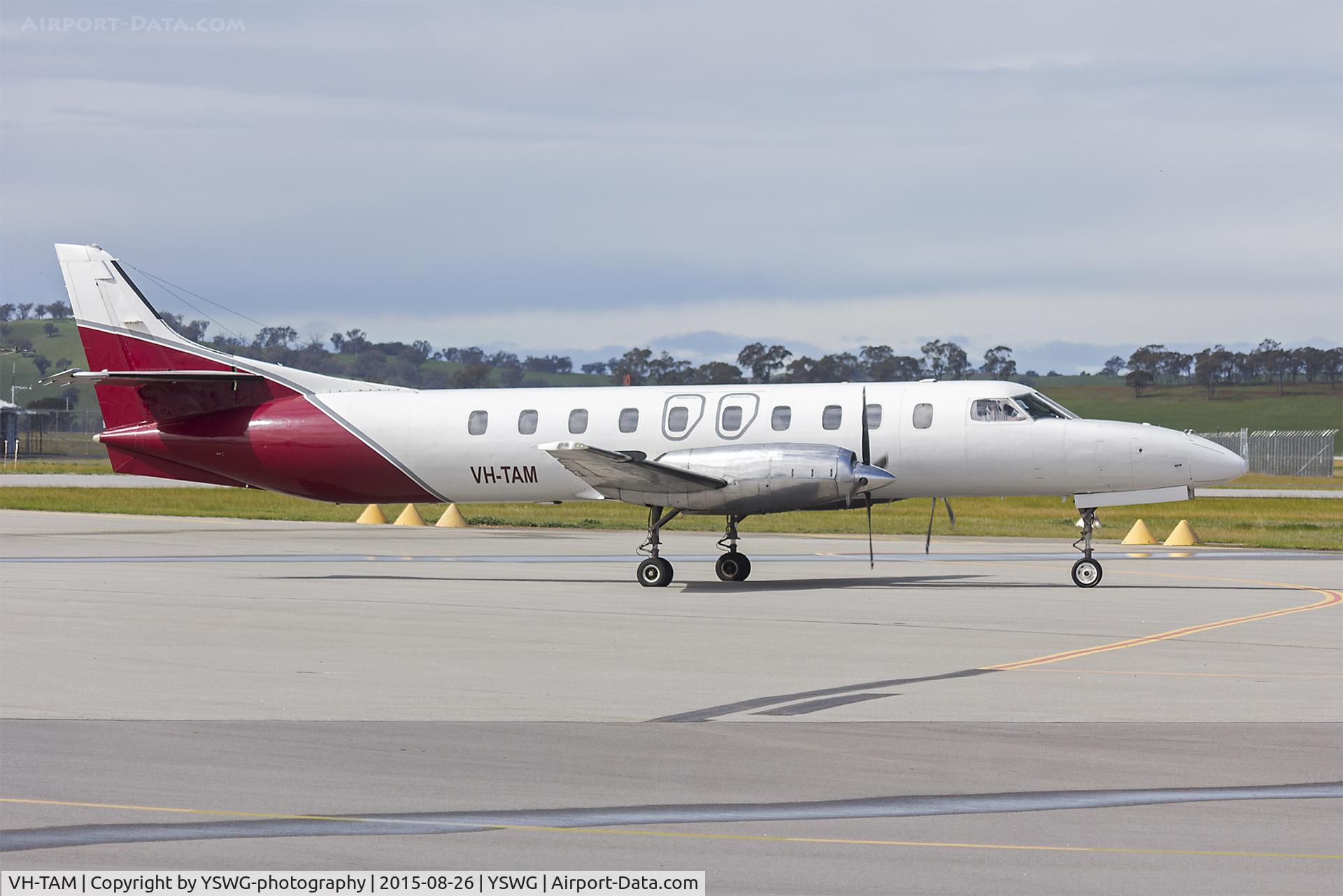 VH-TAM, 1987 Fairchild Swearingen SA-227AC Metro III C/N AC-665, Desert-Air Safaris (VH-TAM), still wearing the former Brindabella Airlines livery, Fairchild SA227-AC Metro III at Wagga Wagga Airport.
