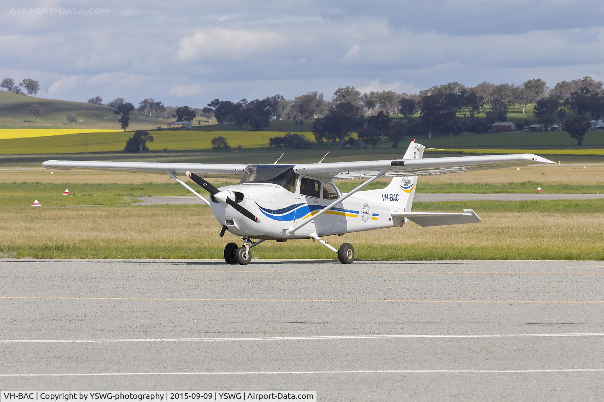 VH-BAC, 1999 Cessna 172S C/N 172S8193, Bathurst Aero Club (VH-BAC) Cessna 172S Skyhawk SP at Wagga Wagga Airport.