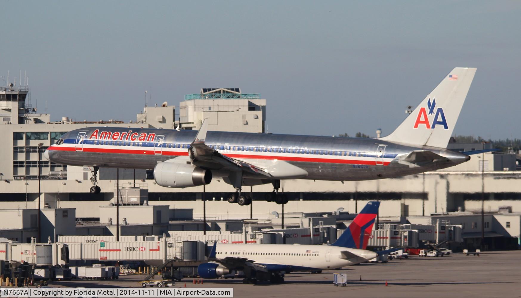 N7667A, 1992 Boeing 757-223 C/N 25301, American