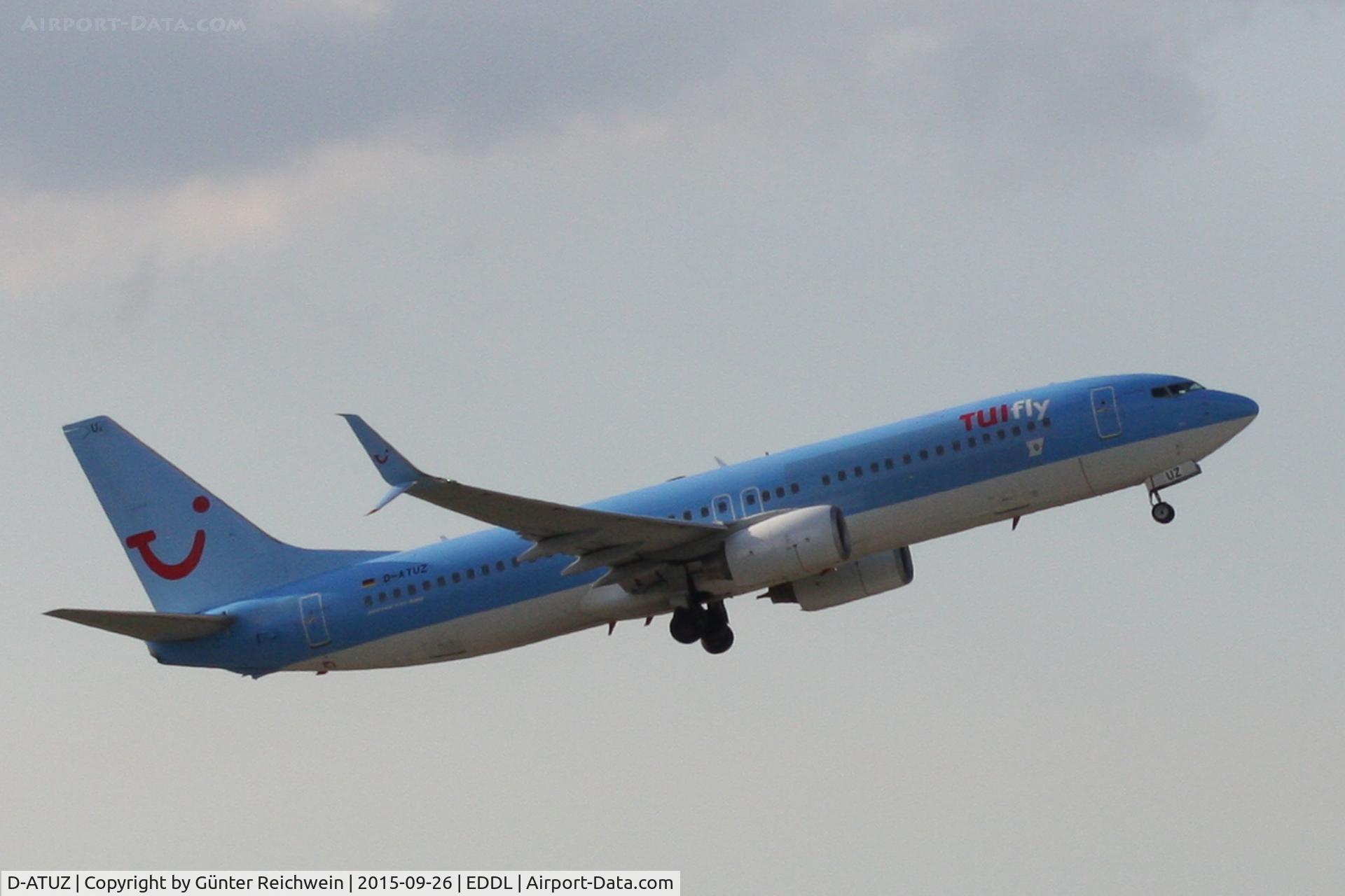 D-ATUZ, 2007 Boeing 737-8K5 C/N 34691, Departing