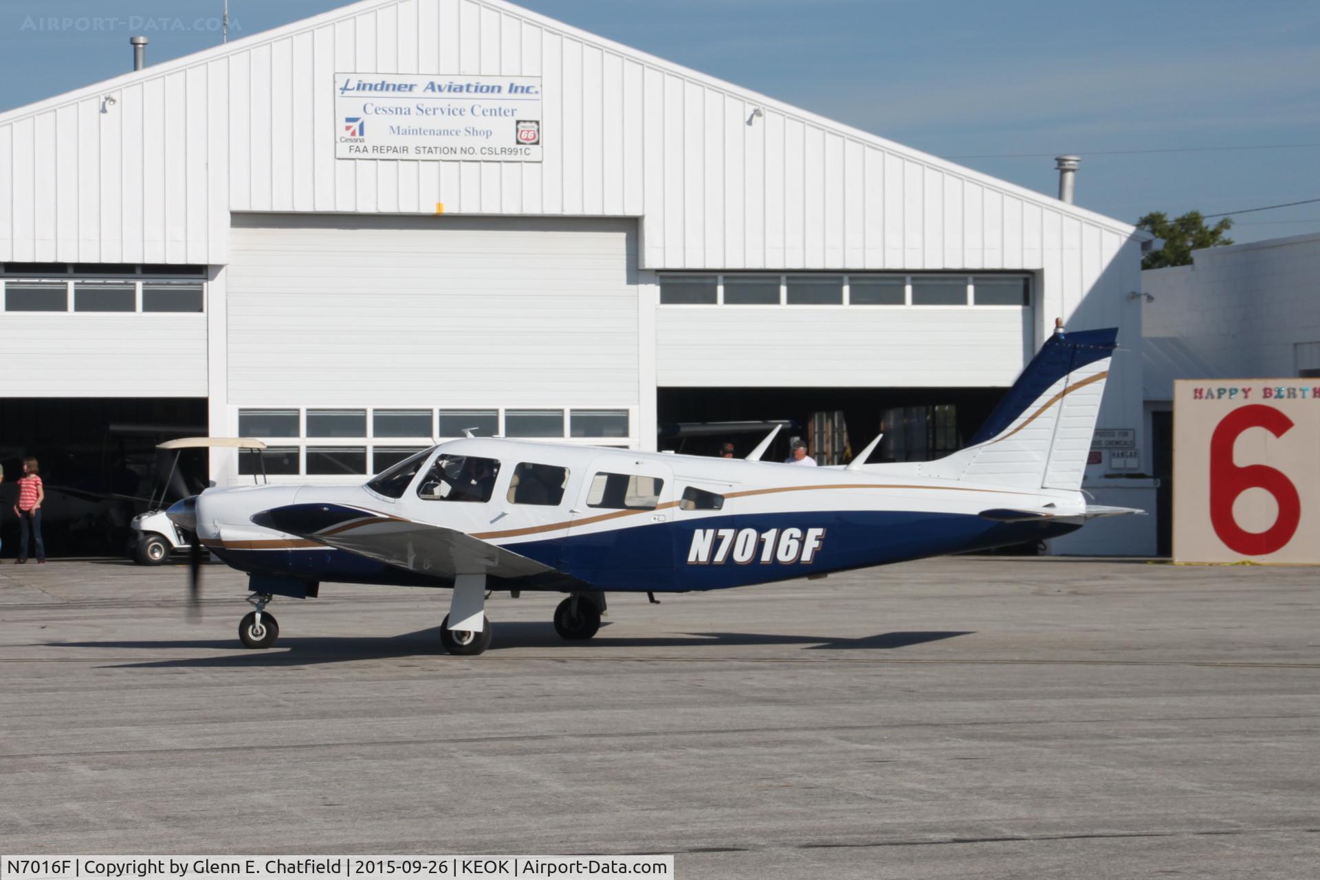 N7016F, 1976 Piper PA-32R-300 Cherokee Lance C/N 32R-7780052, At the L-bird fly in