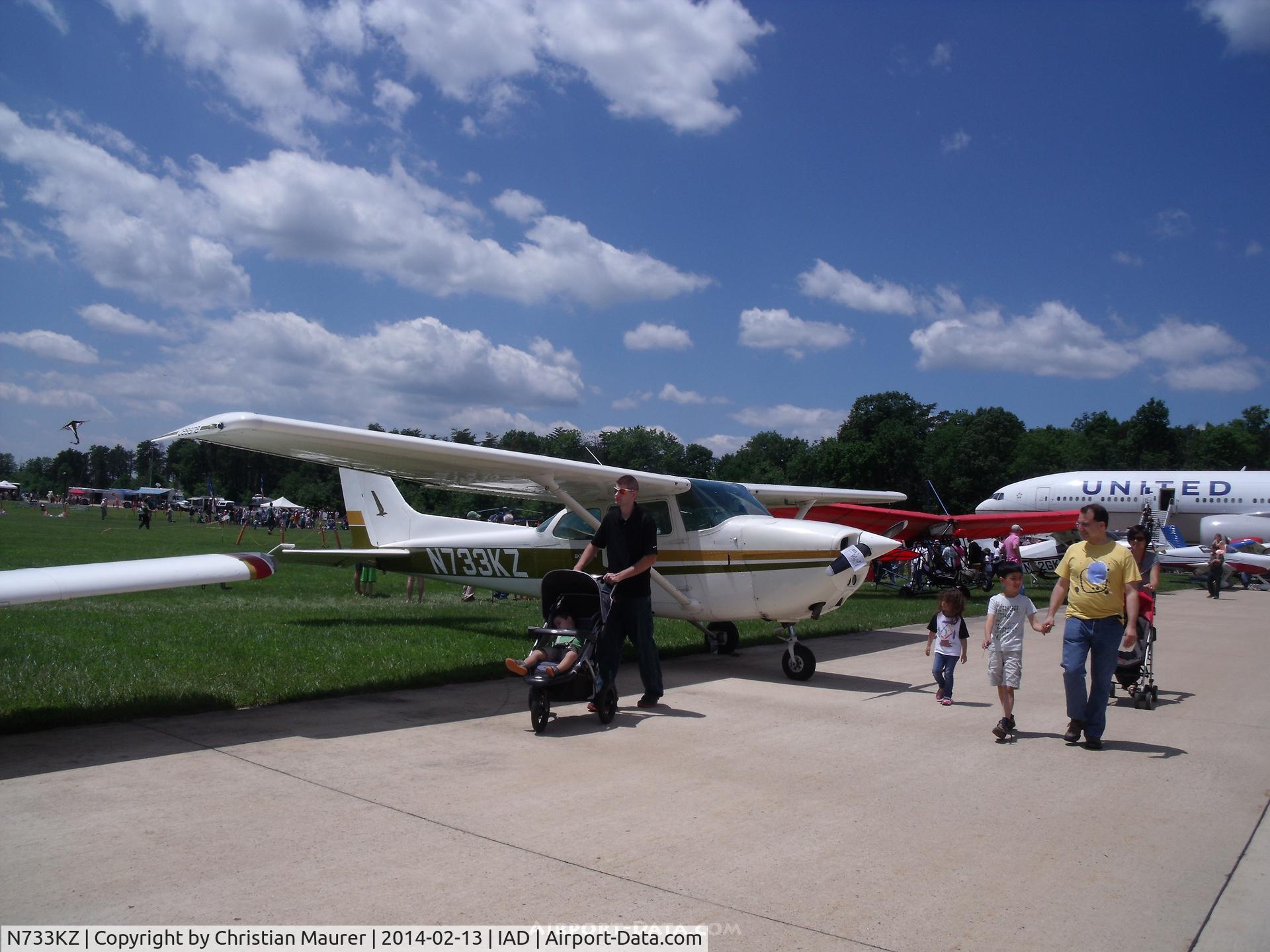N733KZ, 1976 Cessna 172N C/N 17268363, Cessna 172N Parked at the Ramp