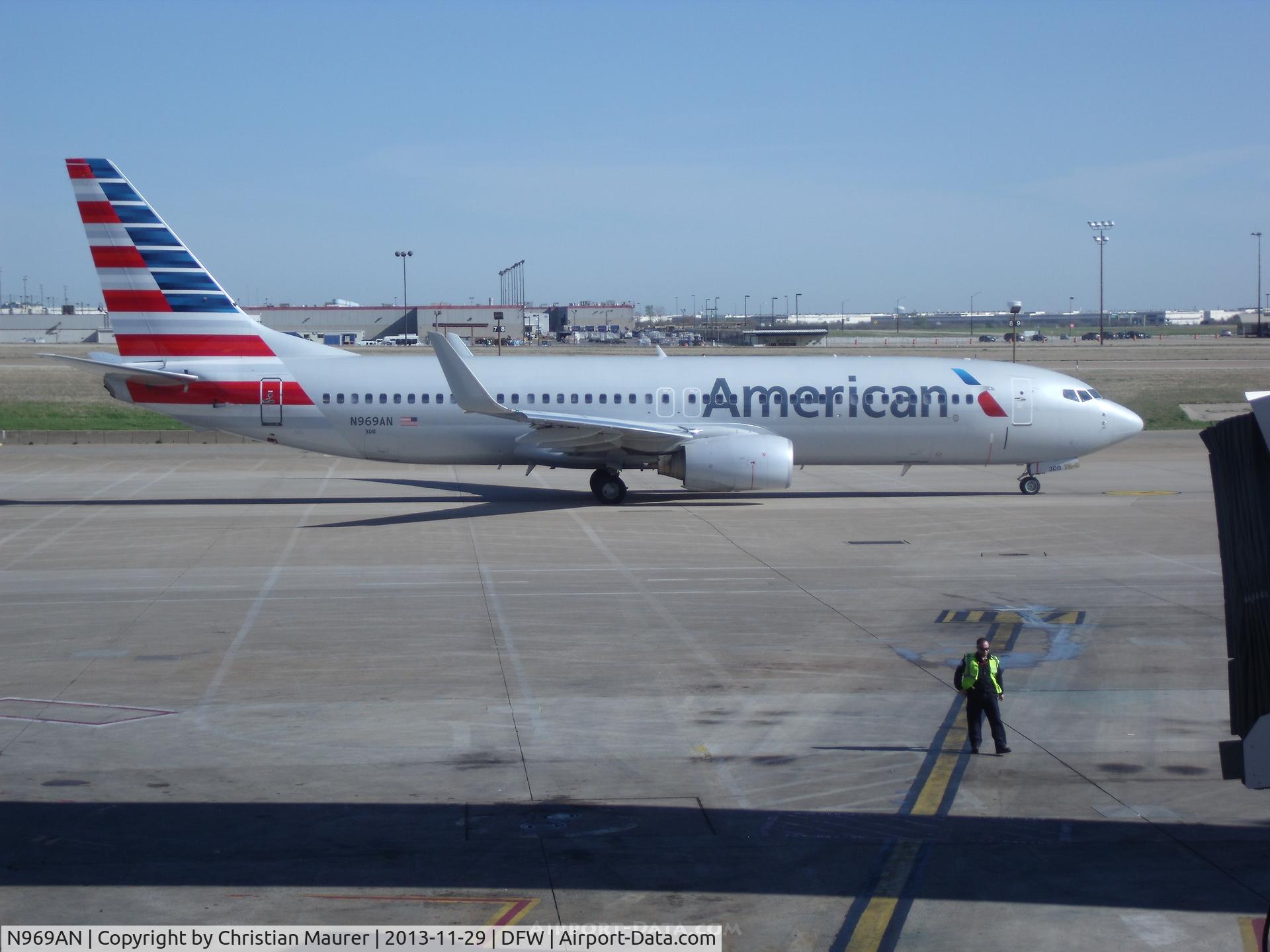 N969AN, 2001 Boeing 737-823 C/N 29546, American Airlines New Livery 738