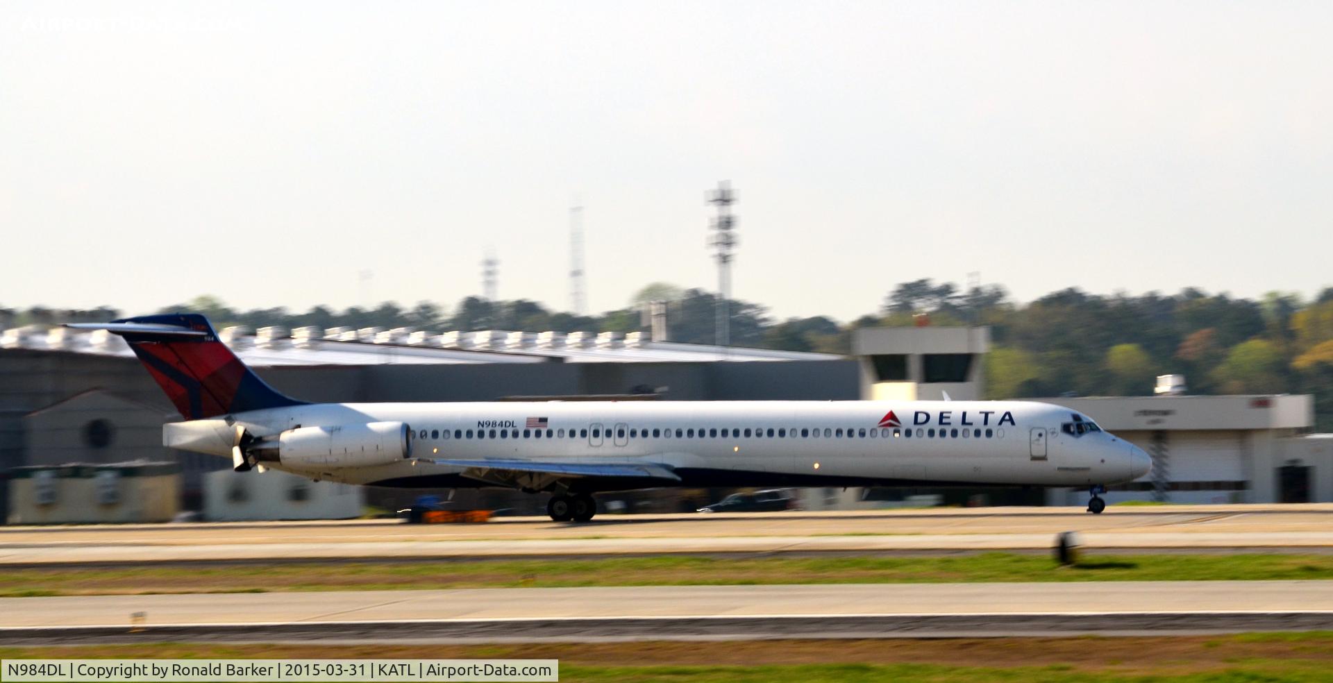 N984DL, 1991 McDonnell Douglas MD-88 C/N 53311, Landing Atlanta