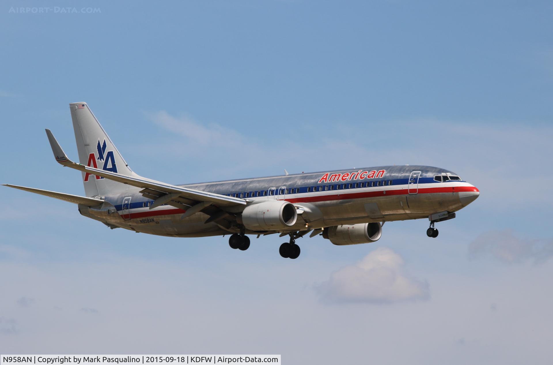 N958AN, 2001 Boeing 737-823 C/N 30091, Boeing 737-800