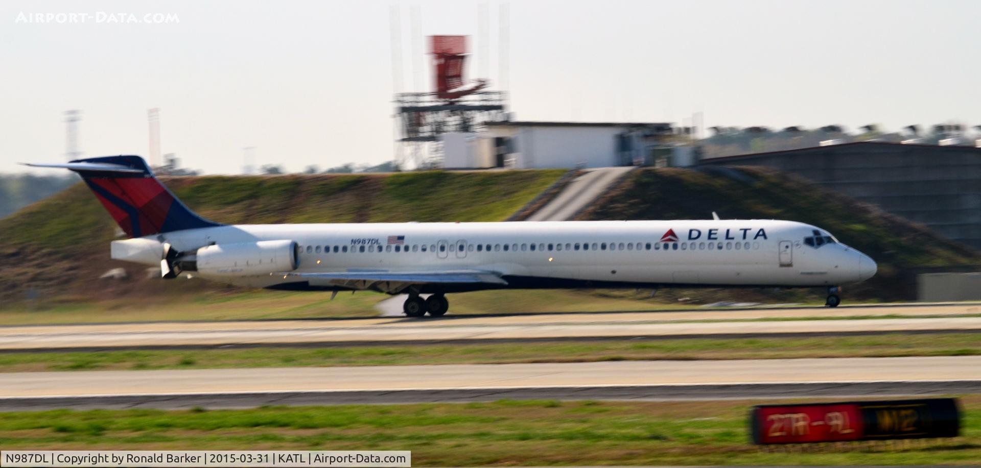 N987DL, 1991 McDonnell Douglas MD-88 C/N 53338, Landing Atlanta