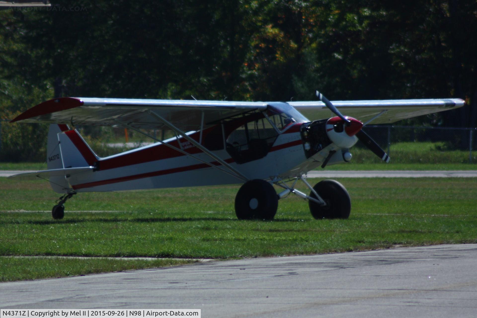 N4371Z, 1968 Piper PA-18-150 Super Cub C/N 18-8693, Parked