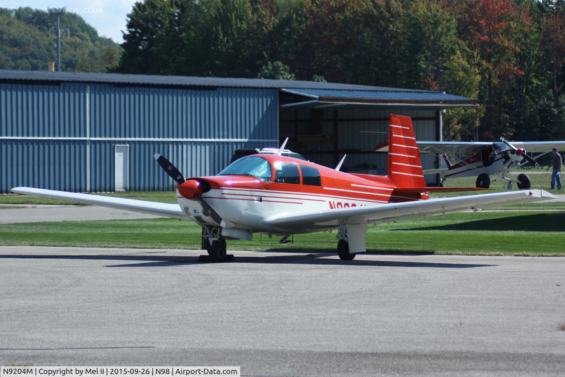 N9204M, 1966 Mooney M20E C/N 1171, Parked