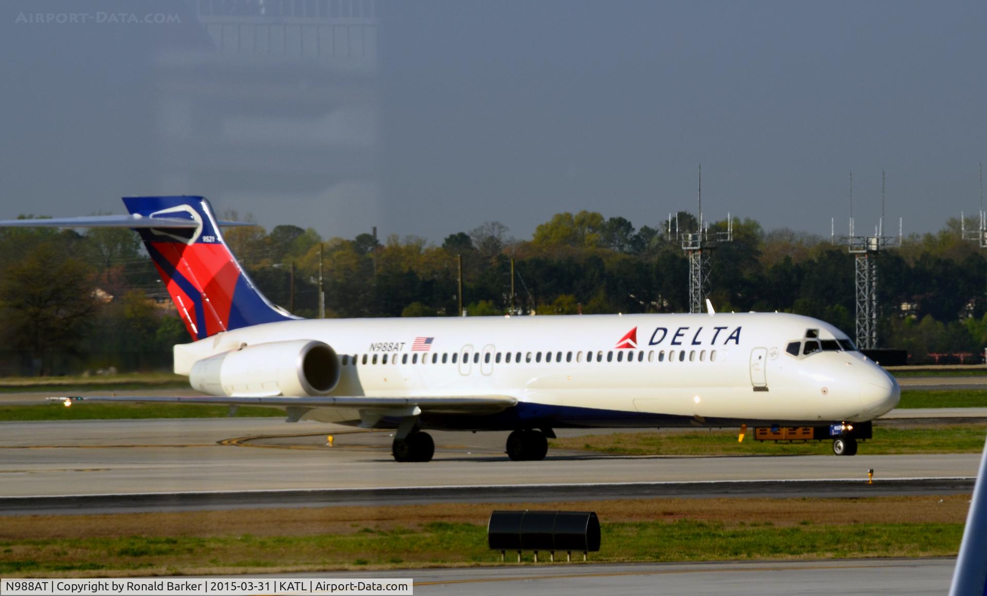 N988AT, 2001 Boeing 717-200 C/N 55068, Taxi Atlanta