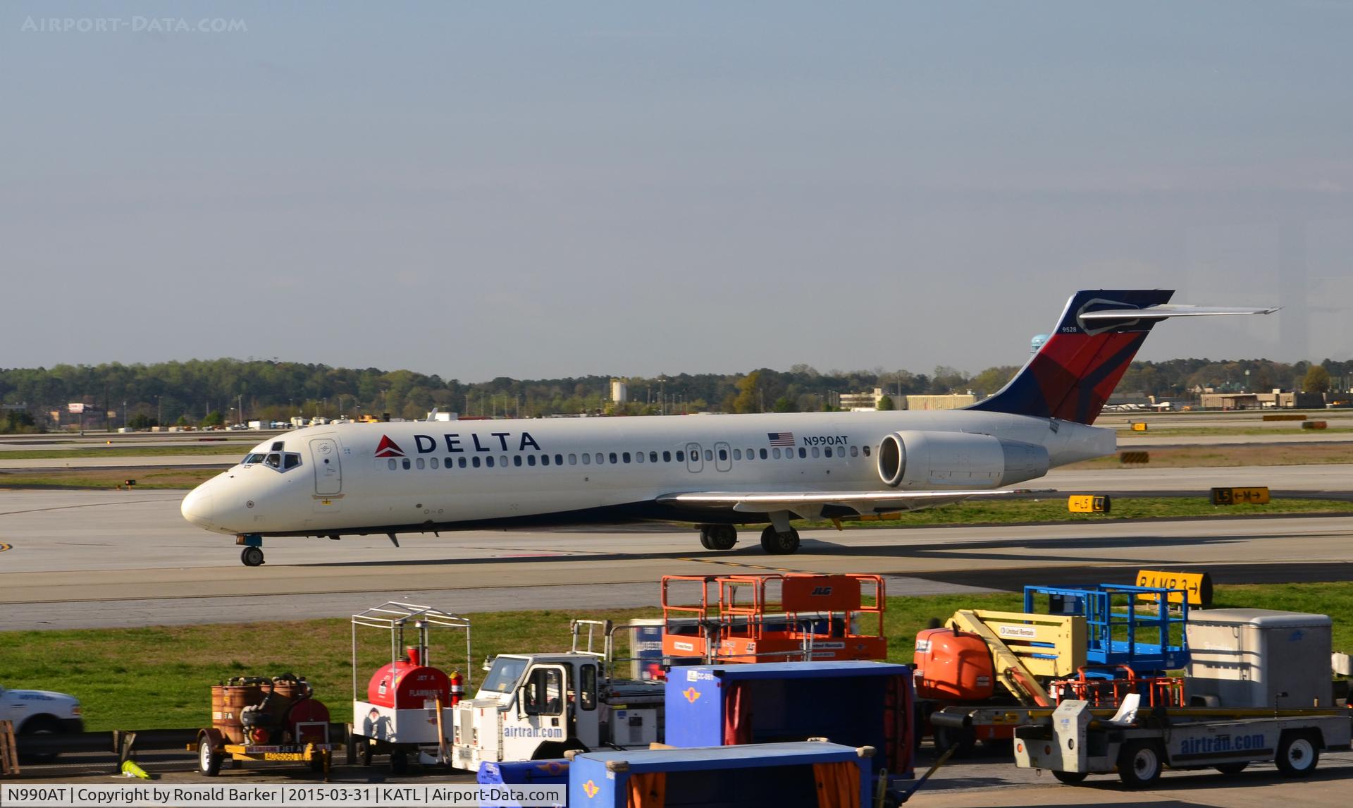 N990AT, 2001 Boeing 717-200 C/N 55134, Taxi Atlanta