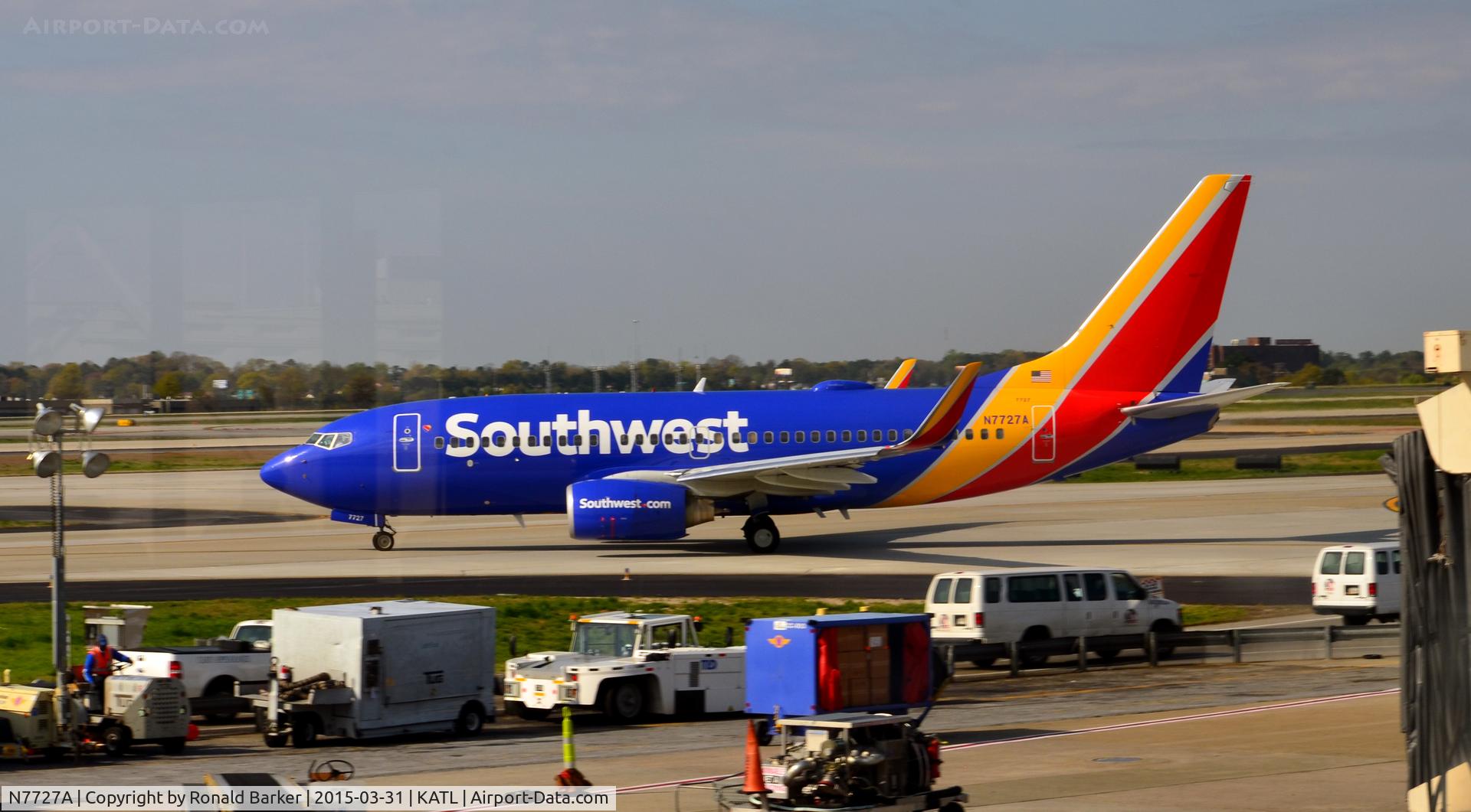 N7727A, 2006 Boeing 737-76N C/N 32673, Taxi Atlanta
