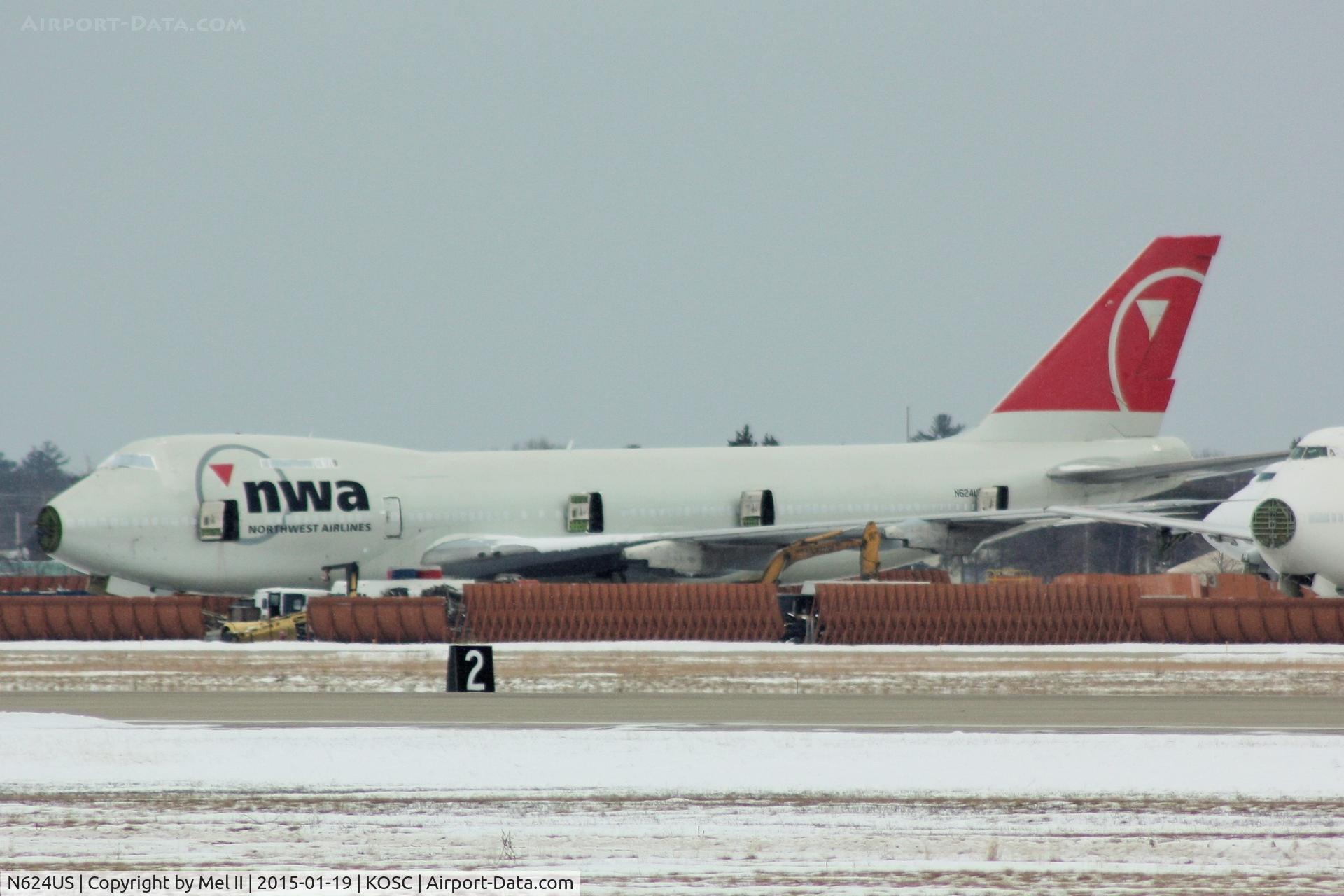 N624US, 1979 Boeing 747-251B C/N 21706, Parked