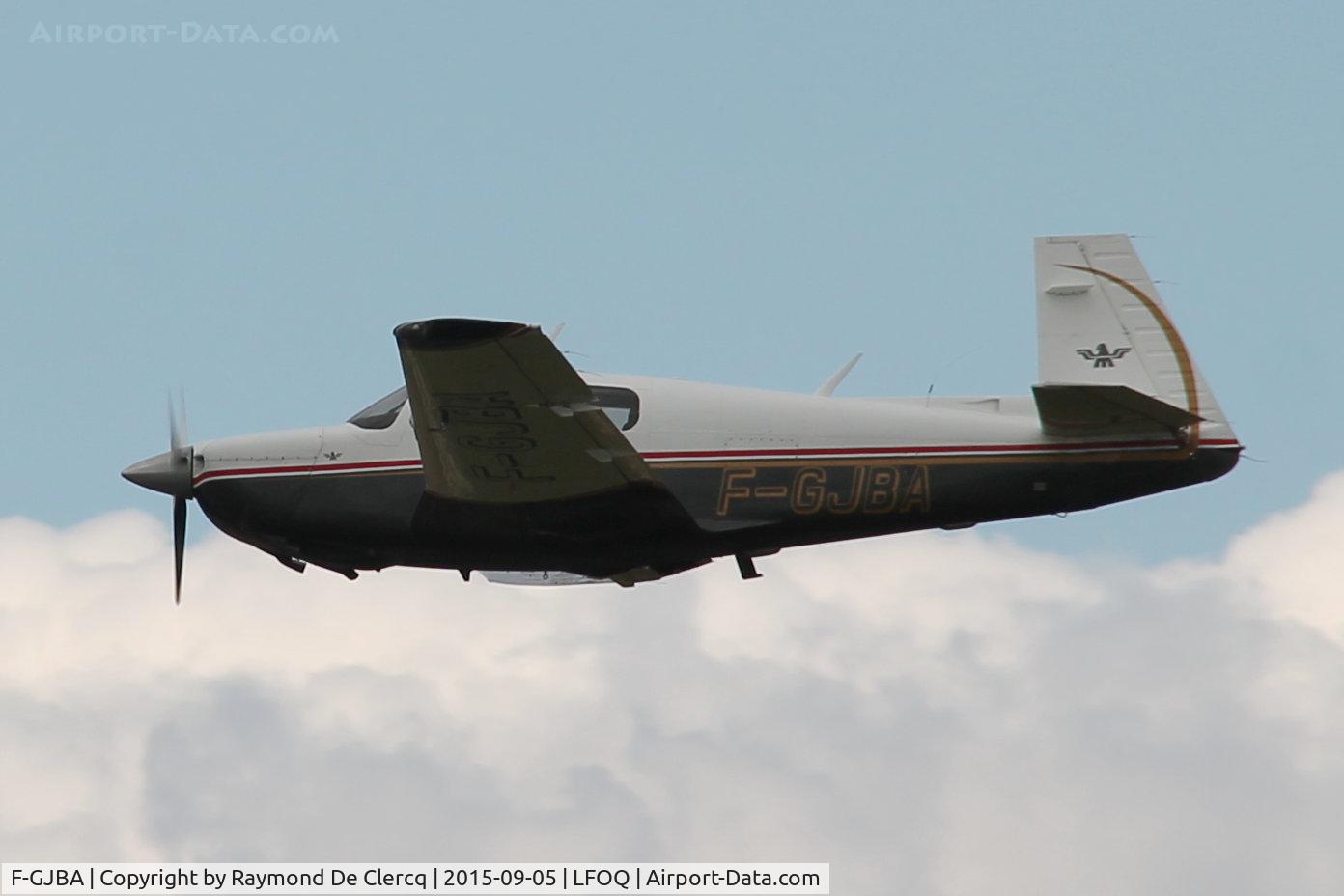 F-GJBA, Mooney M20J 201 C/N 24-3132, ULM salon Blois.