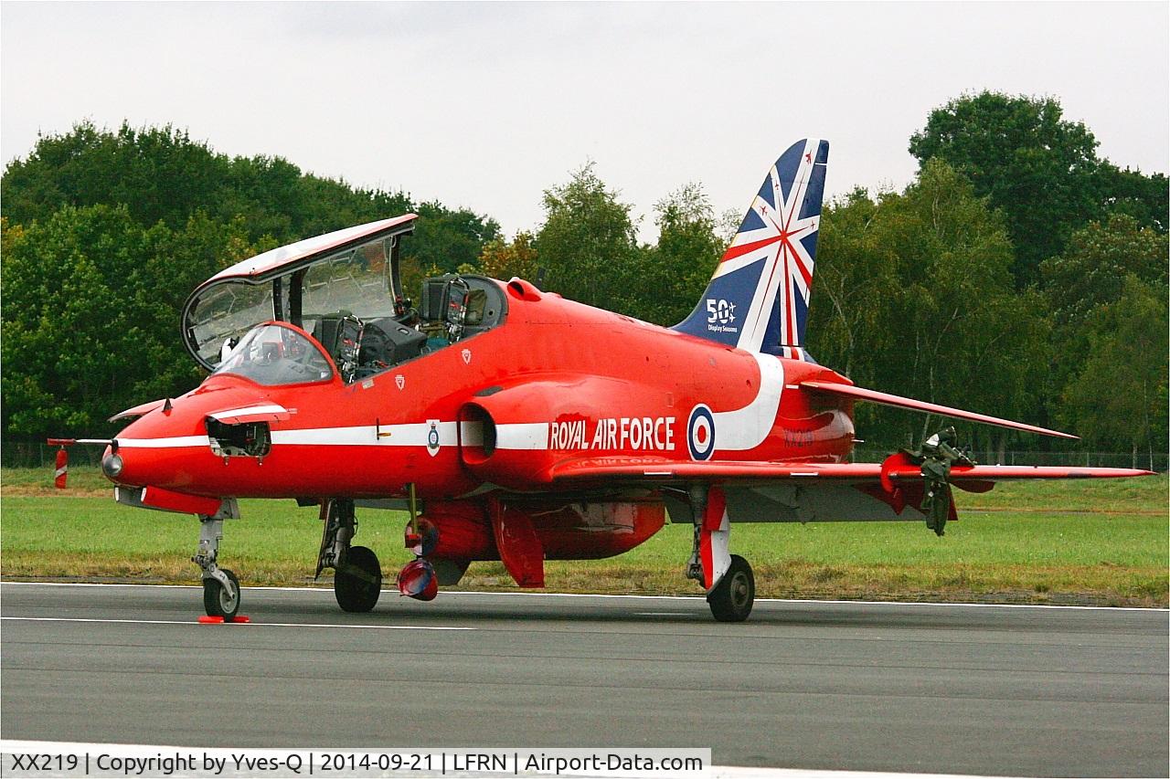 XX219, 1978 Hawker Siddeley Hawk T.1A C/N 055/312055, Royal Air Force Red Arrows Hawker Siddeley Hawk T.1A, Rennes-St Jacques airport (LFRN-RNS) Air show 2014