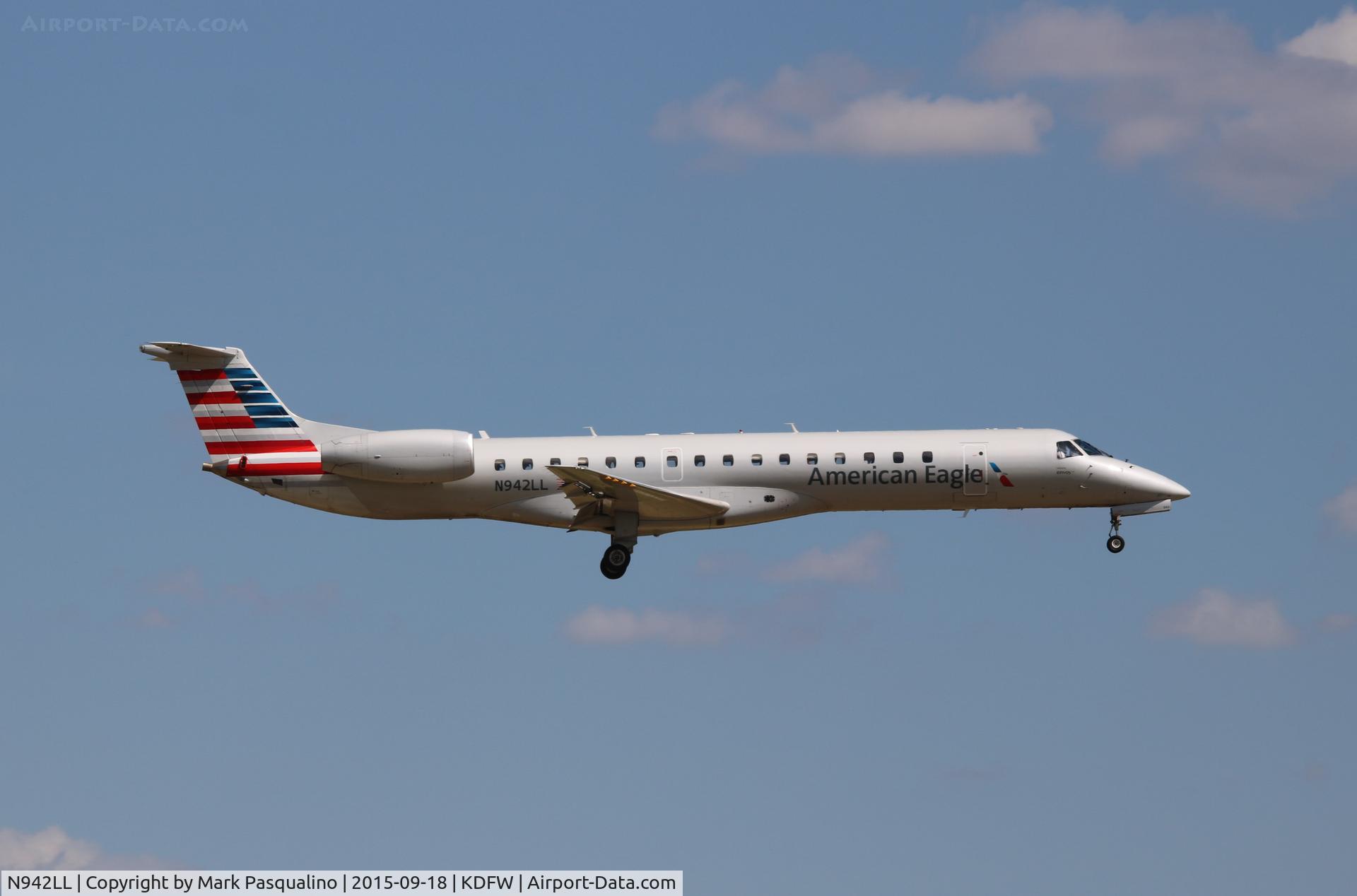 N942LL, 2005 Embraer ERJ-145LR (EMB-145LR) C/N 14500930, EMB-145LR