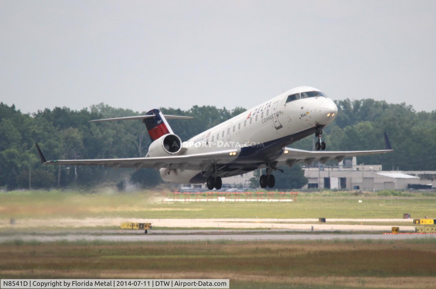 N8541D, 2001 Bombardier CRJ-200LR (CL-600-2B19) C/N 7541, Delta Connection