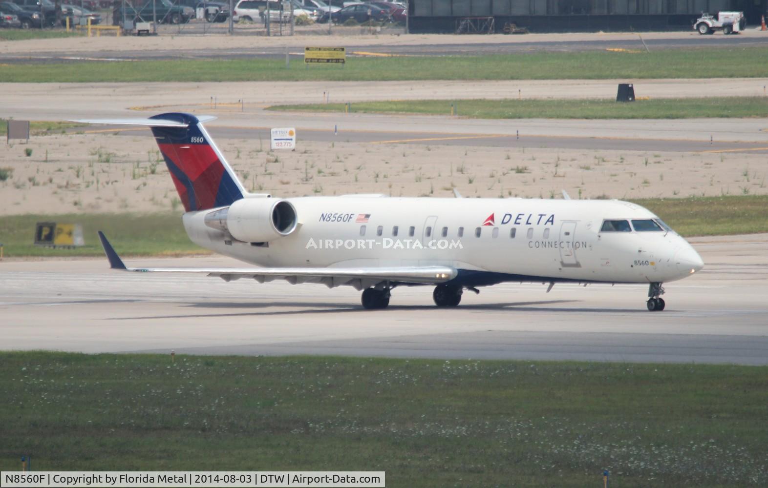 N8560F, 2001 Bombardier CRJ-200LR (CL-600-2B19) C/N 7560, Delta Connection