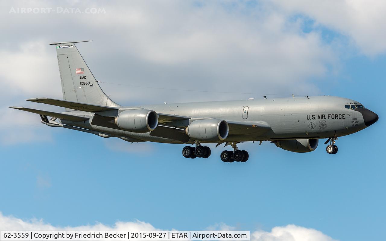 62-3559, 1962 Boeing KC-135R Stratotanker C/N 18542, on final RW08