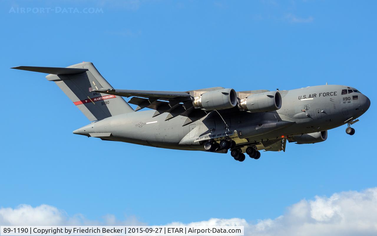 89-1190, 1993 McDonnell Douglas C-17A Globemaster III C/N 50008/F007/P4, on final RW08