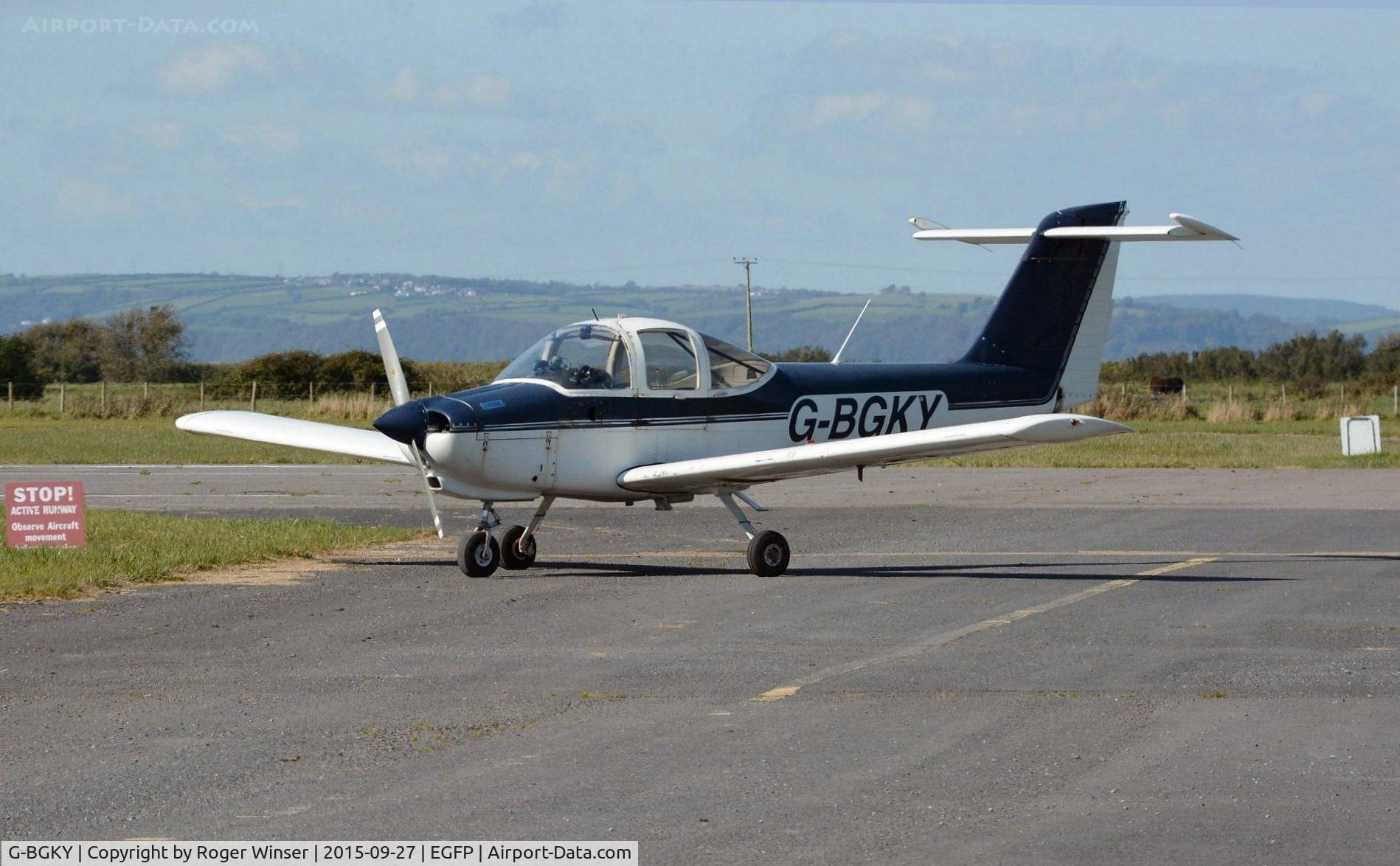 G-BGKY, 1978 Piper PA-38-112 Tomahawk Tomahawk C/N 38-78A0737, Visiting Tomahawk operated by Cambrian Flying Club.