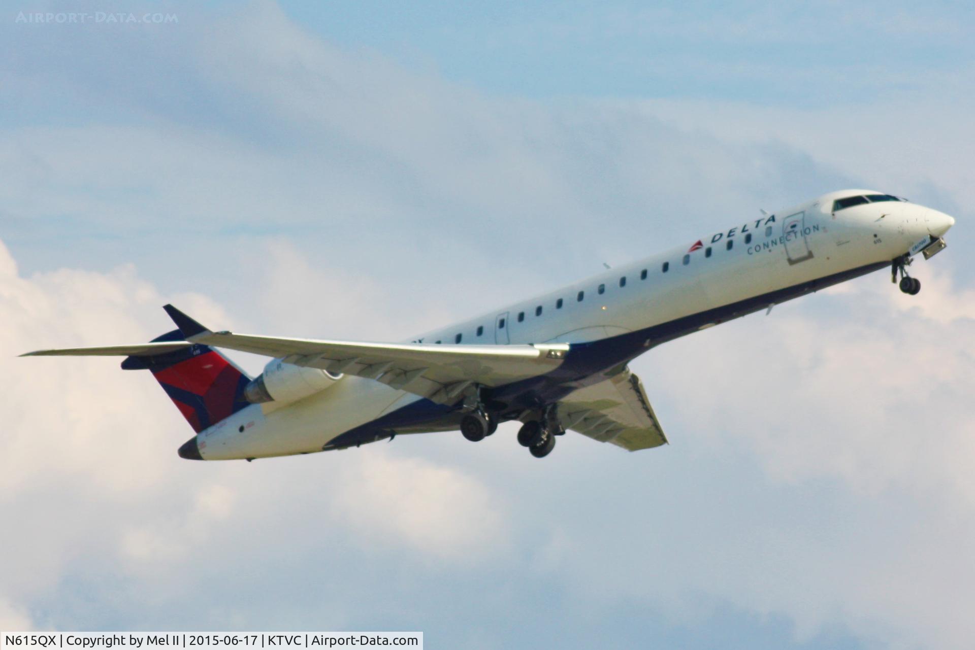 N615QX, 2002 Bombardier CRJ-701 (CL-600-2C10) Regional Jet C/N 10065, Departing RWY 28