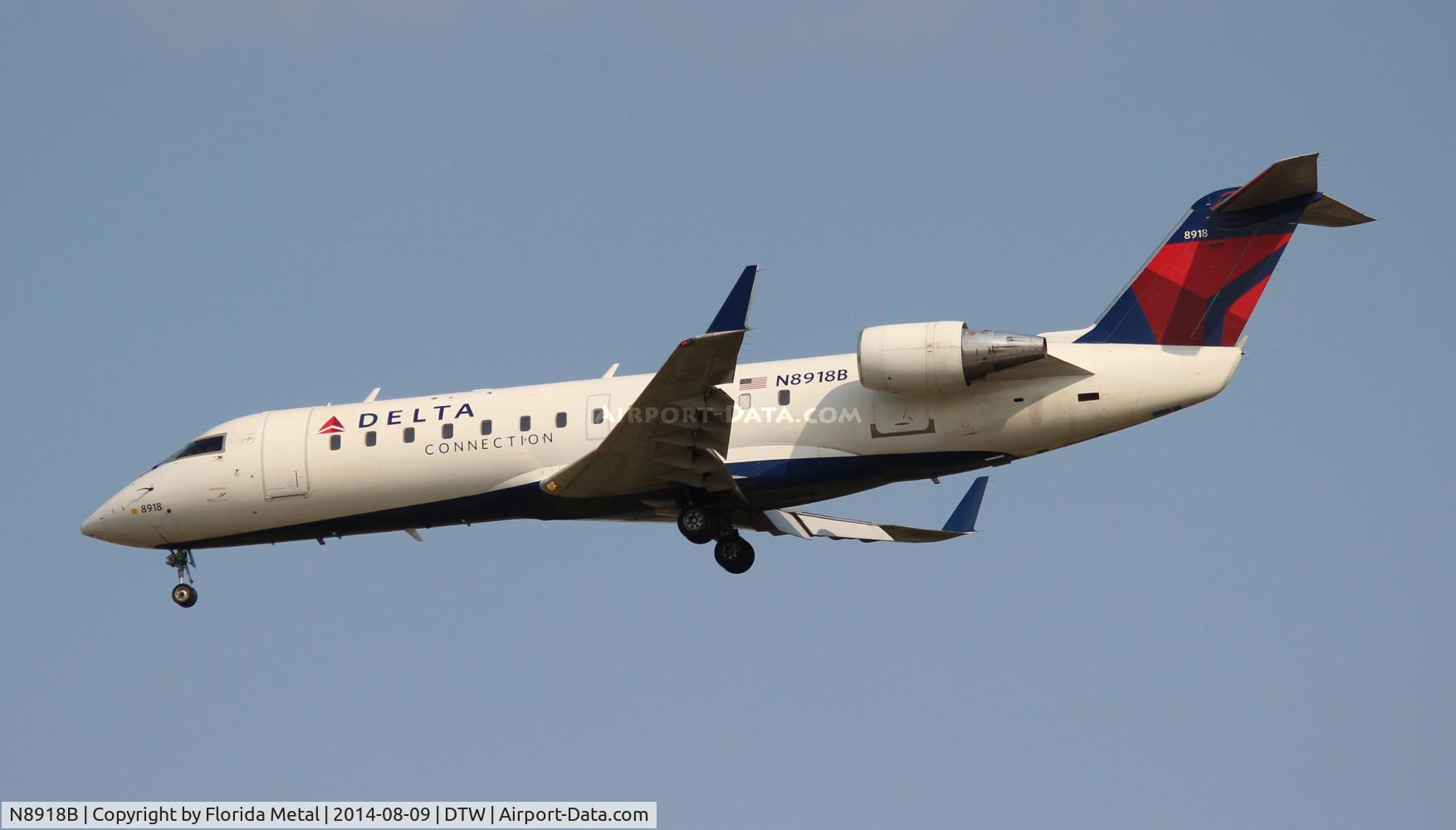 N8918B, 2004 Bombardier CRJ-200 (CL-600-2B19) C/N 7918, Delta Connection CRJ-200