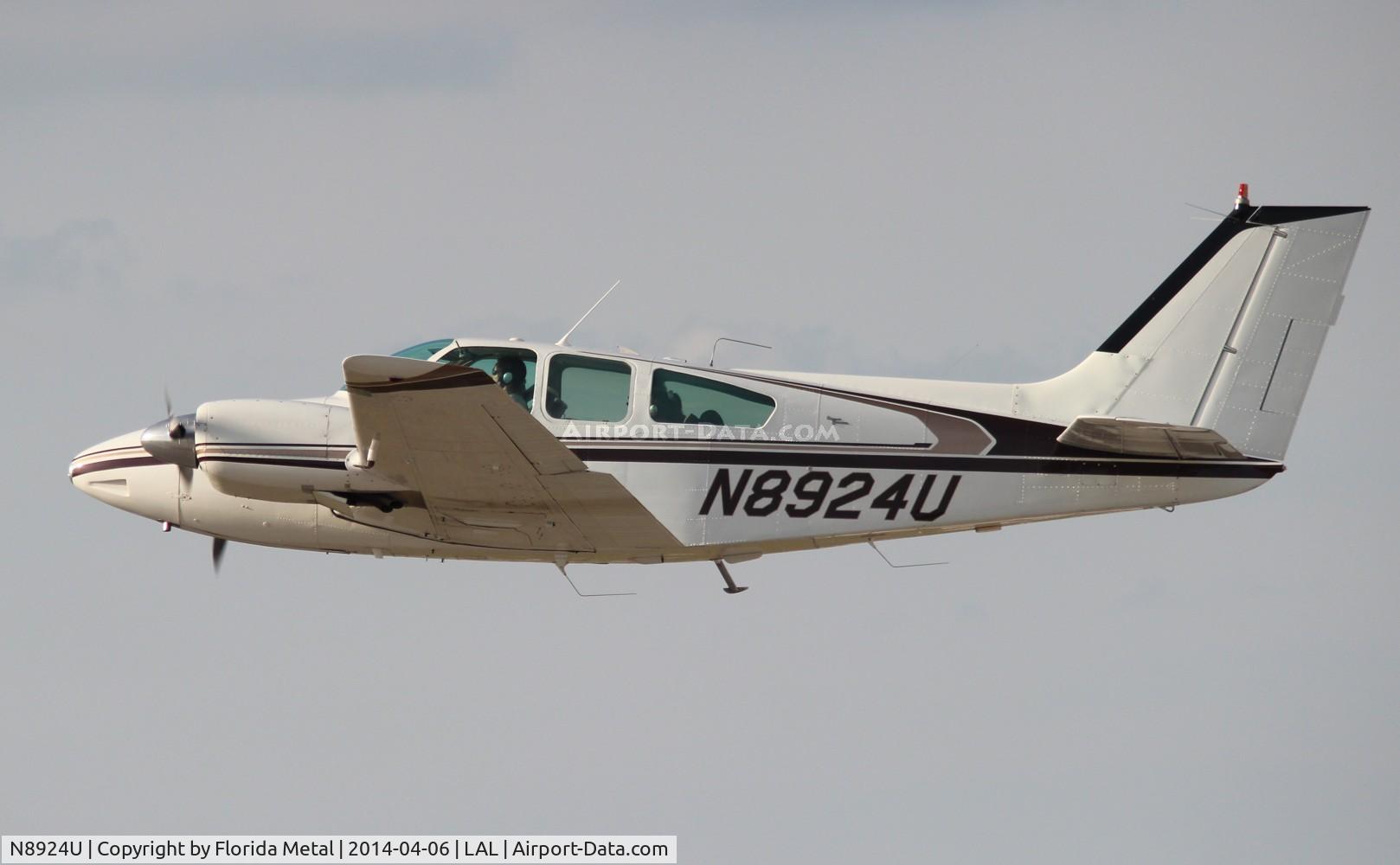N8924U, 1965 Beech 95-B55 (T42A) Baron C/N TC-949, Beech 55