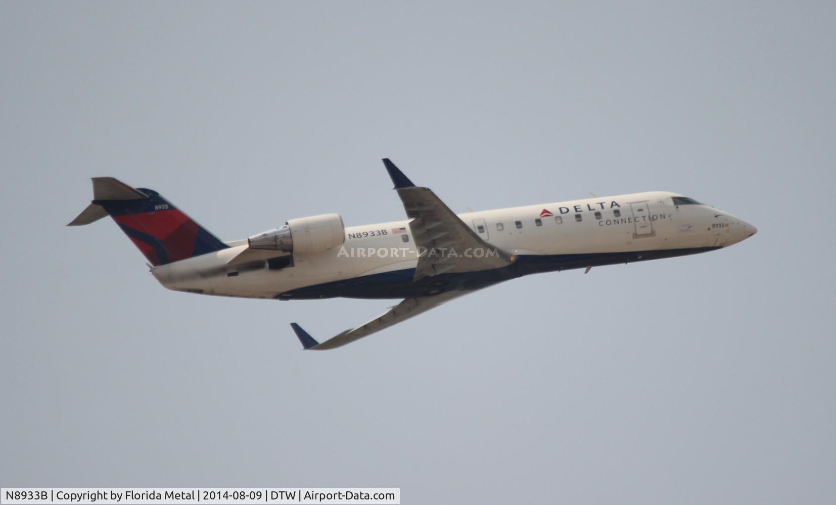 N8933B, 2004 Bombardier CRJ-200 (CL-600-2B19) C/N 7933, Delta Connection