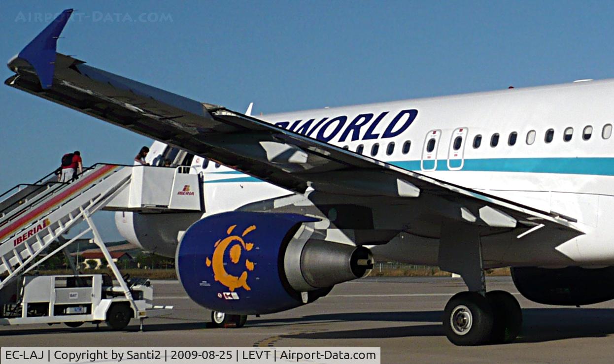 EC-LAJ, 2009 Airbus A320-214 C/N 3889, Before departing