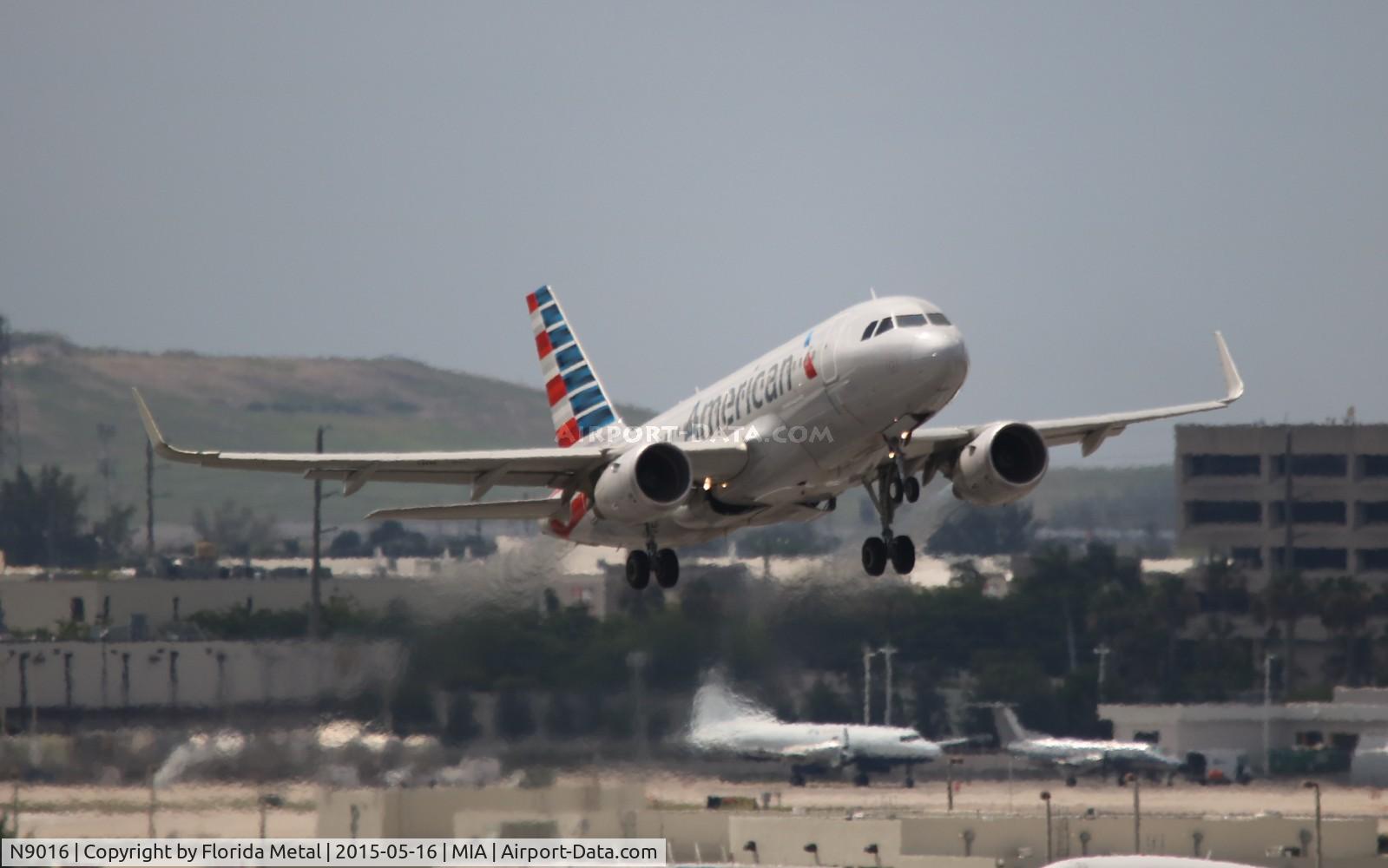 N9016, 2014 Airbus A319-115 C/N 6040, American