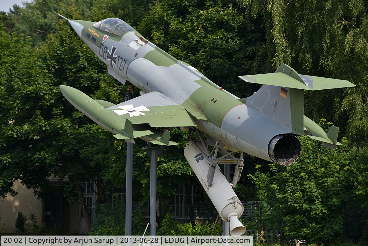 20 02, Lockheed F-104G Starfighter ZELL C/N 683-2002, On display at Luftwaffenmuseum Gatow.