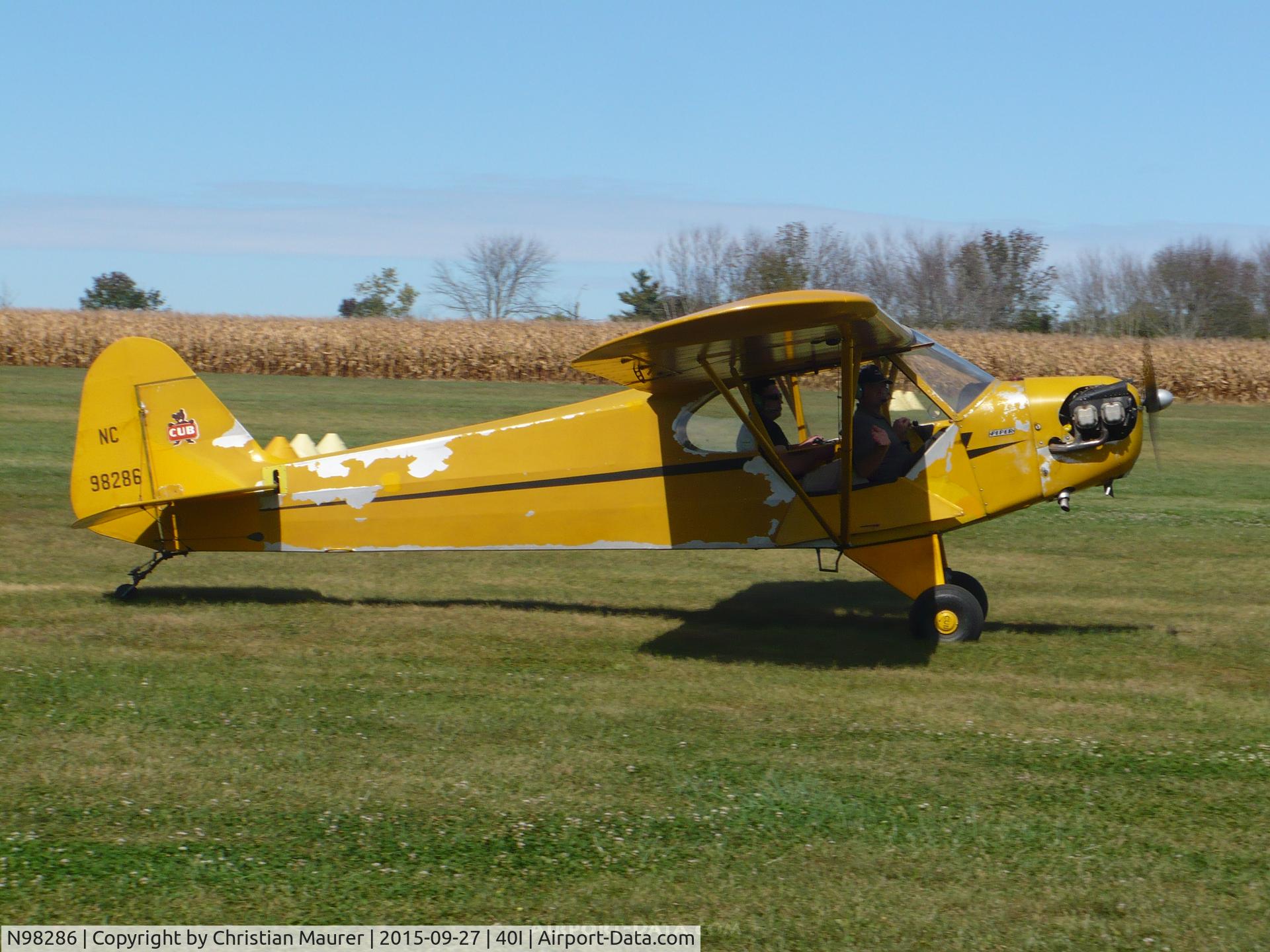 N98286, 1946 Piper J3C-65 Cub Cub C/N 18554, Piper J3C-65 Taxing out