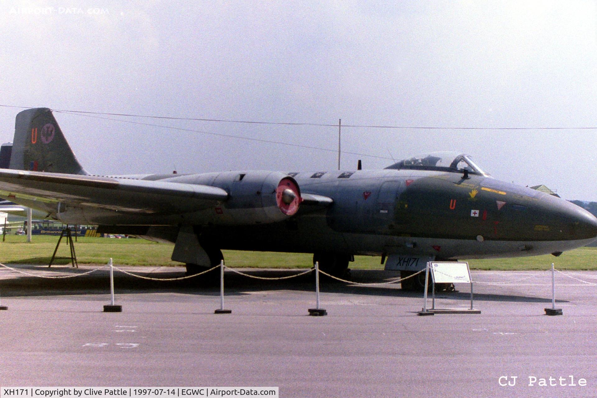 XH171, 1960 English Electric Canberra PR.9 C/N SH1735, On external display at the aerospace museum RAF Cosford EGWC